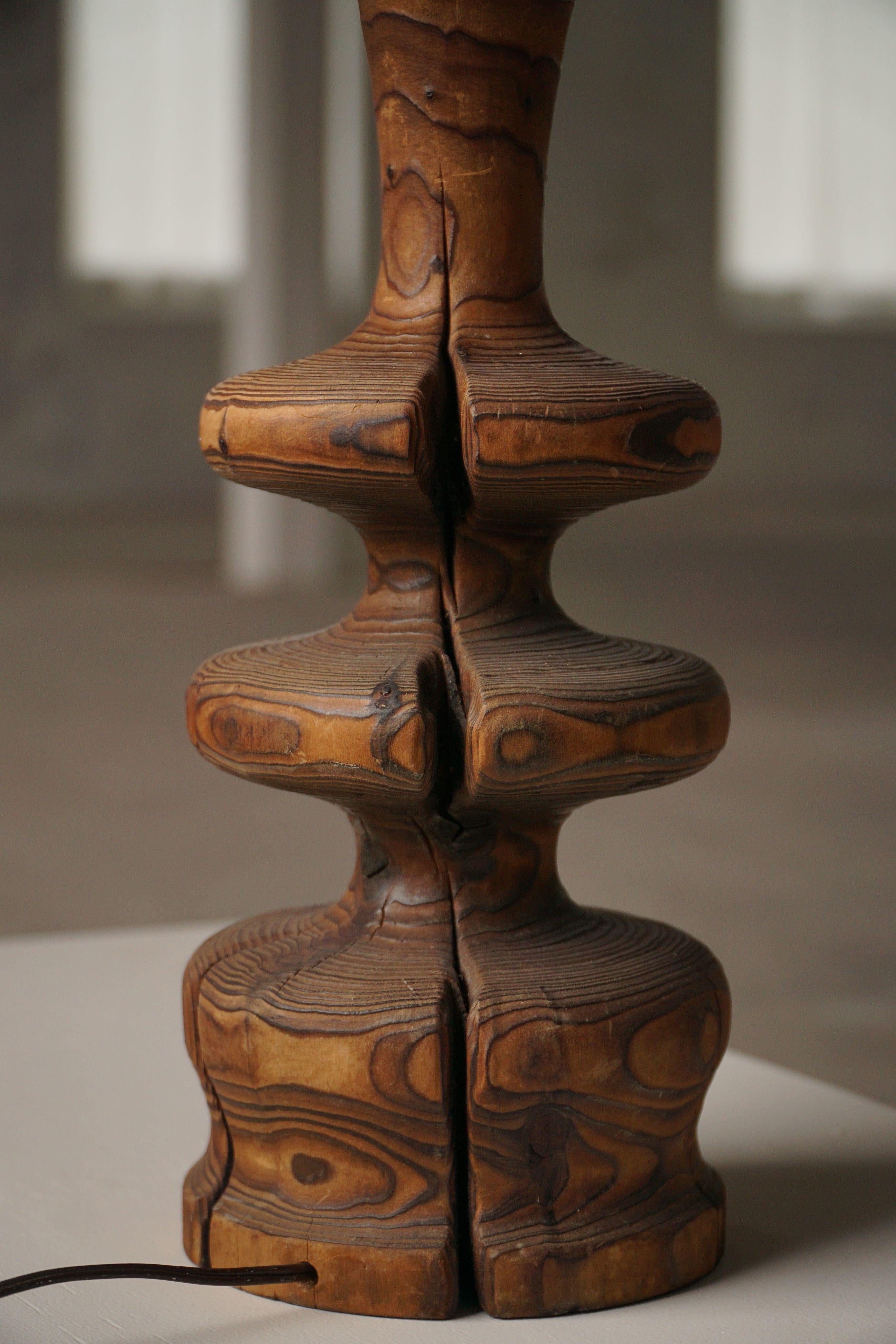 XX secolo Lampada da tavolo scultorea scandinava in pino organico, stile Wabi Sabi, anni '60 in vendita