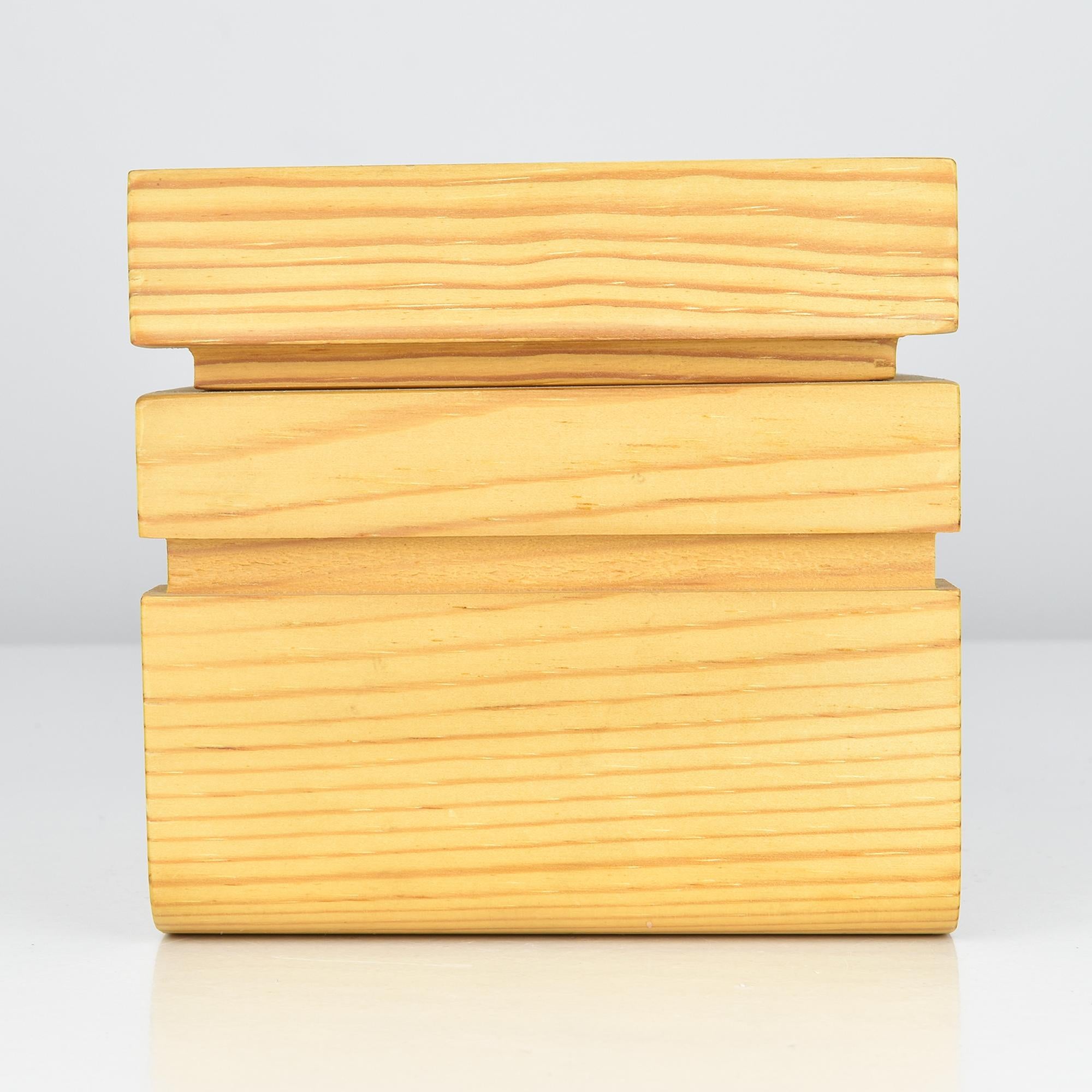 Swedish Sculptural Scandinavian Pine Wood Lidded Box in the Style of Uno Kristiansson For Sale