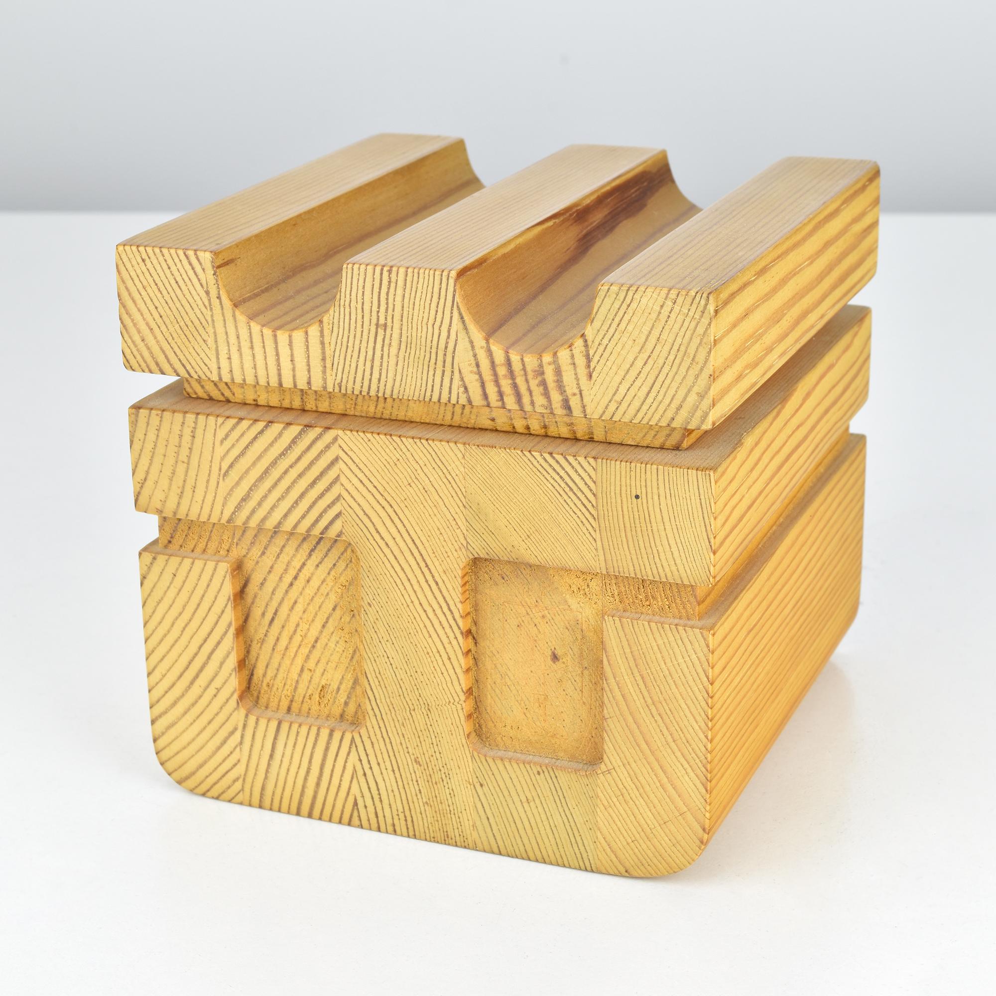 20th Century Sculptural Scandinavian Pine Wood Lidded Box in the Style of Uno Kristiansson For Sale