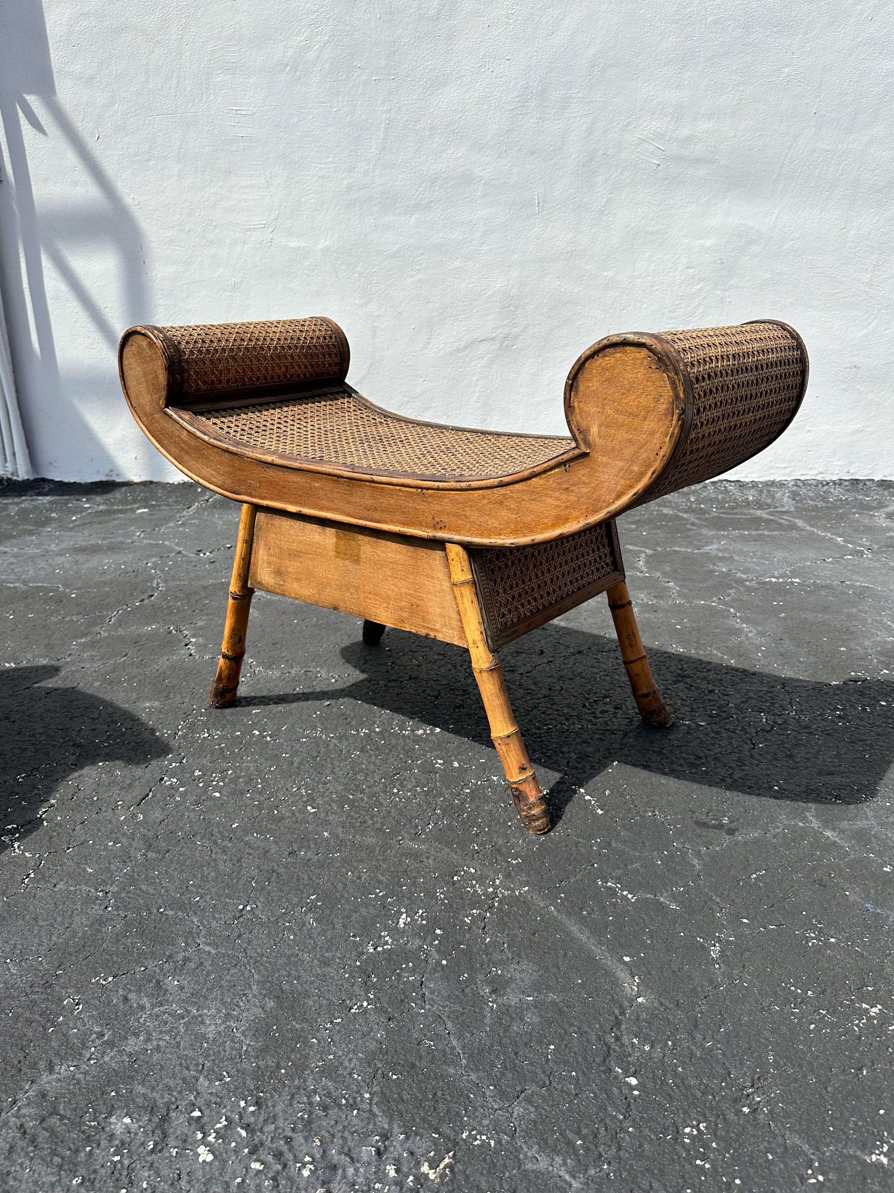 Sculptural Scroll Rattan Mini Bench Side Table In Good Condition For Sale In Fort Lauderdale, FL