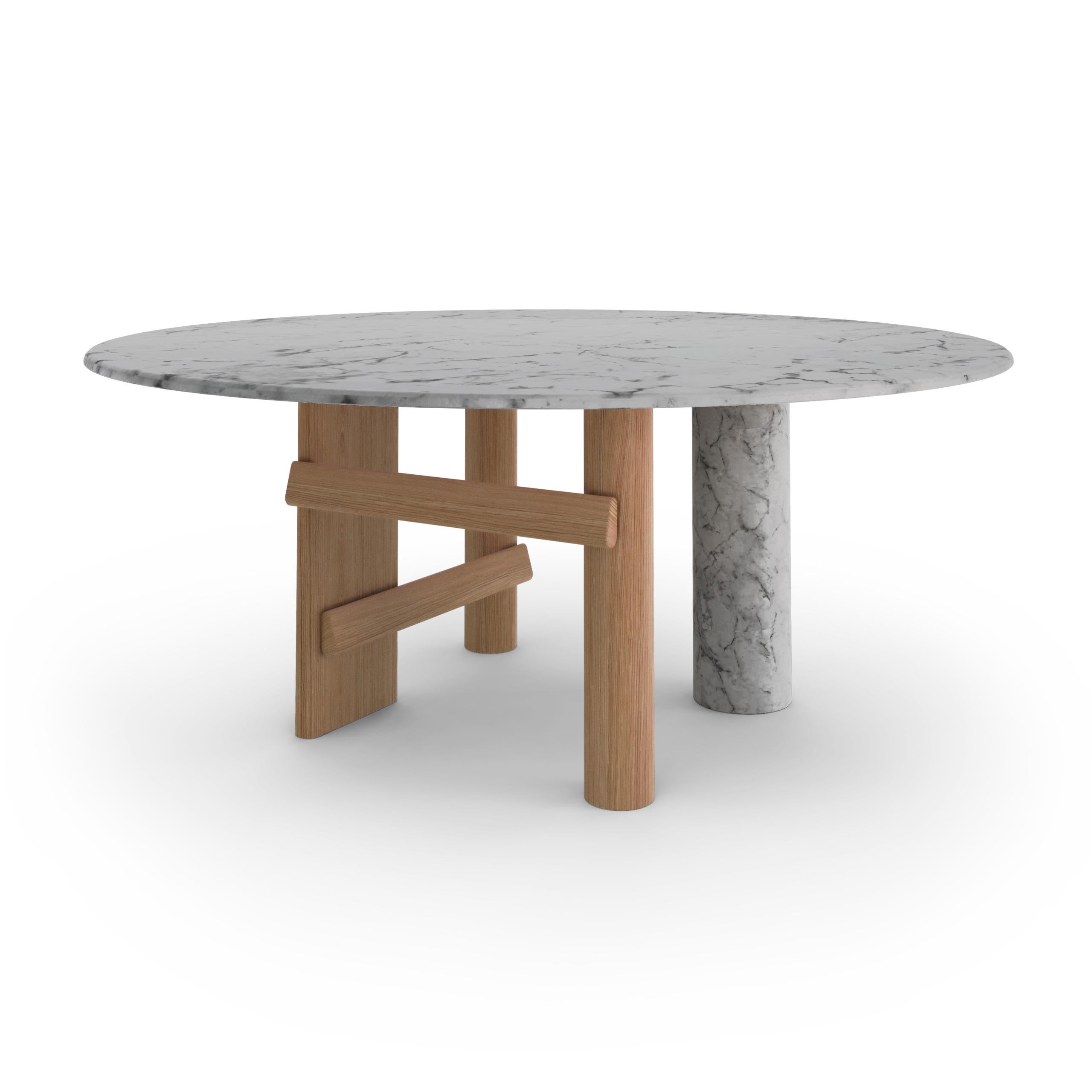 Table de salle à manger Sengu conçue par Patricia Urquiola.
Fabriqué par Cassina (Italie).

POÉSIE LÉGÈRE
Une table de salle à manger design inspirée par la reconstruction rituelle des sanctuaires japonais, une pièce contemporaine qui célèbre la