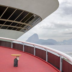 Skulpturaler "Sertão" Beistelltisch aus brasilianischen Steinen Edition von Gabriela Campos