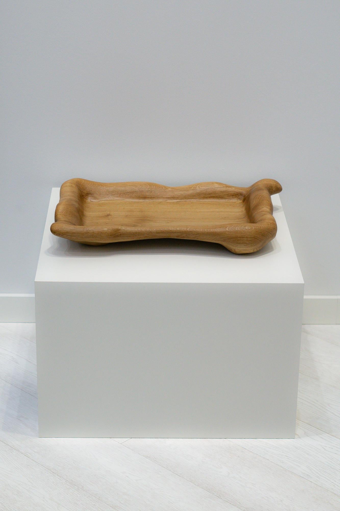 Sculptural Serving Tray in Oak Wood In New Condition For Sale In Waiblingen, BW