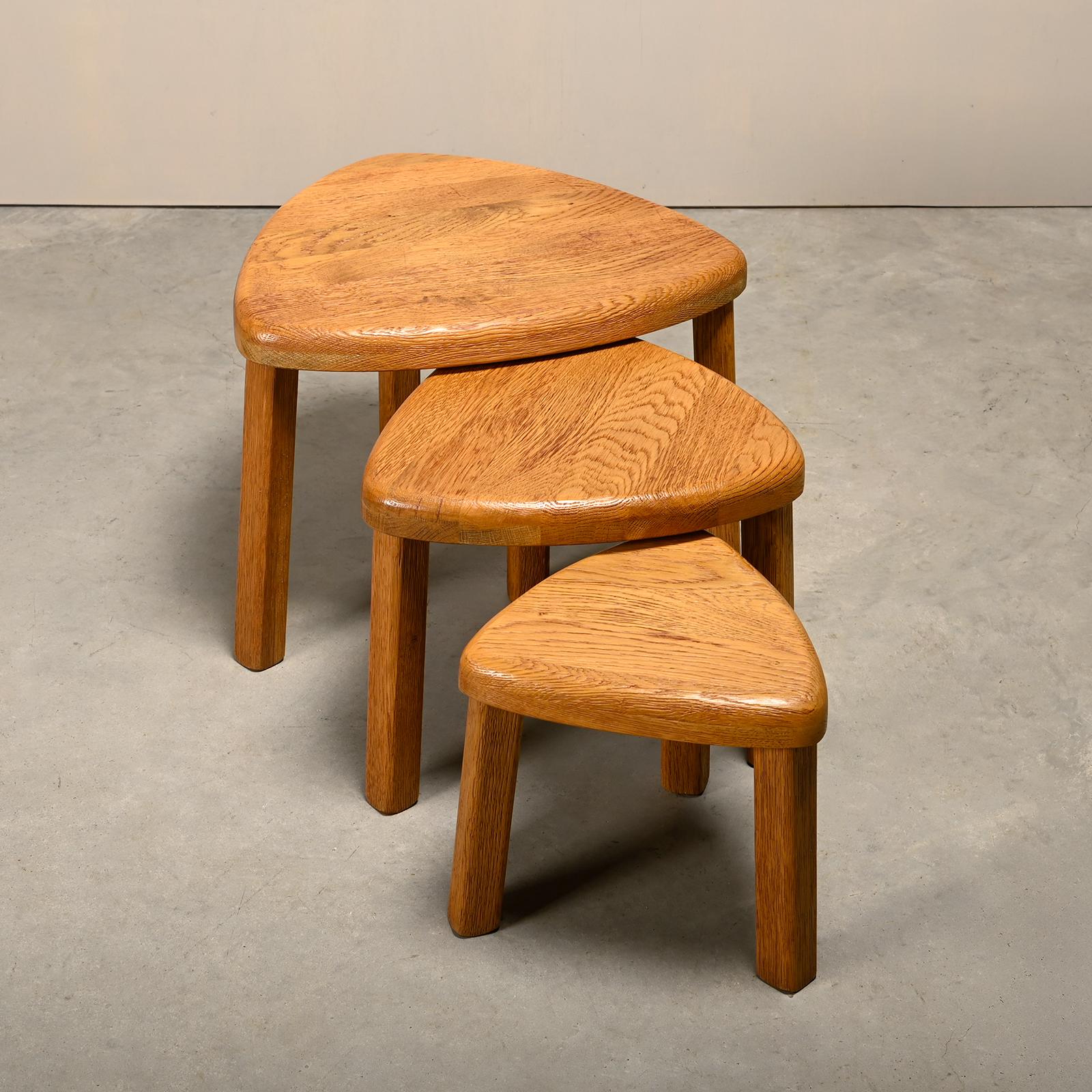 Sculptural set Nesting Side Tables in solid Oak, French 1970s For Sale 6