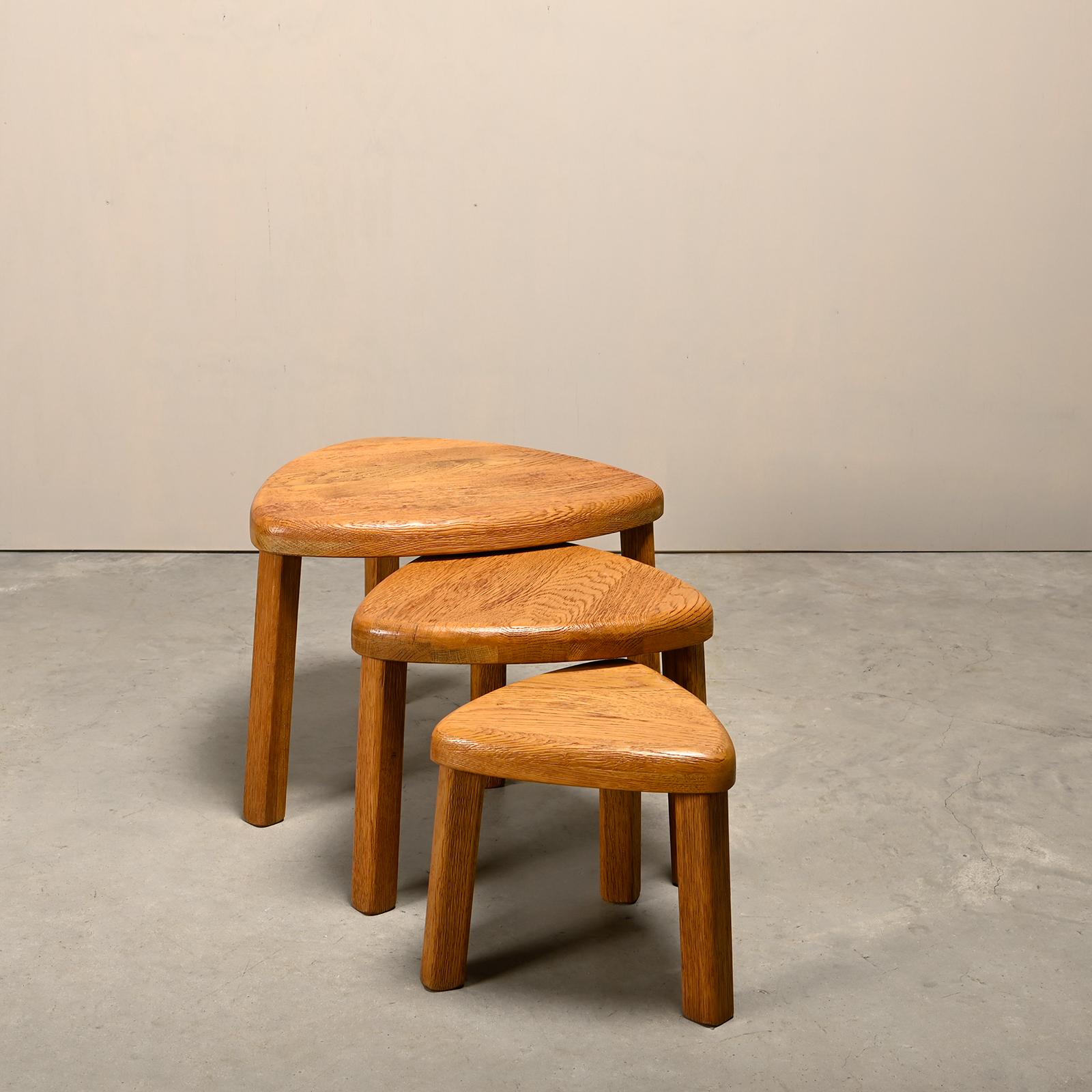 Sculptural set Nesting Side Tables in solid Oak, French 1970s For Sale 7