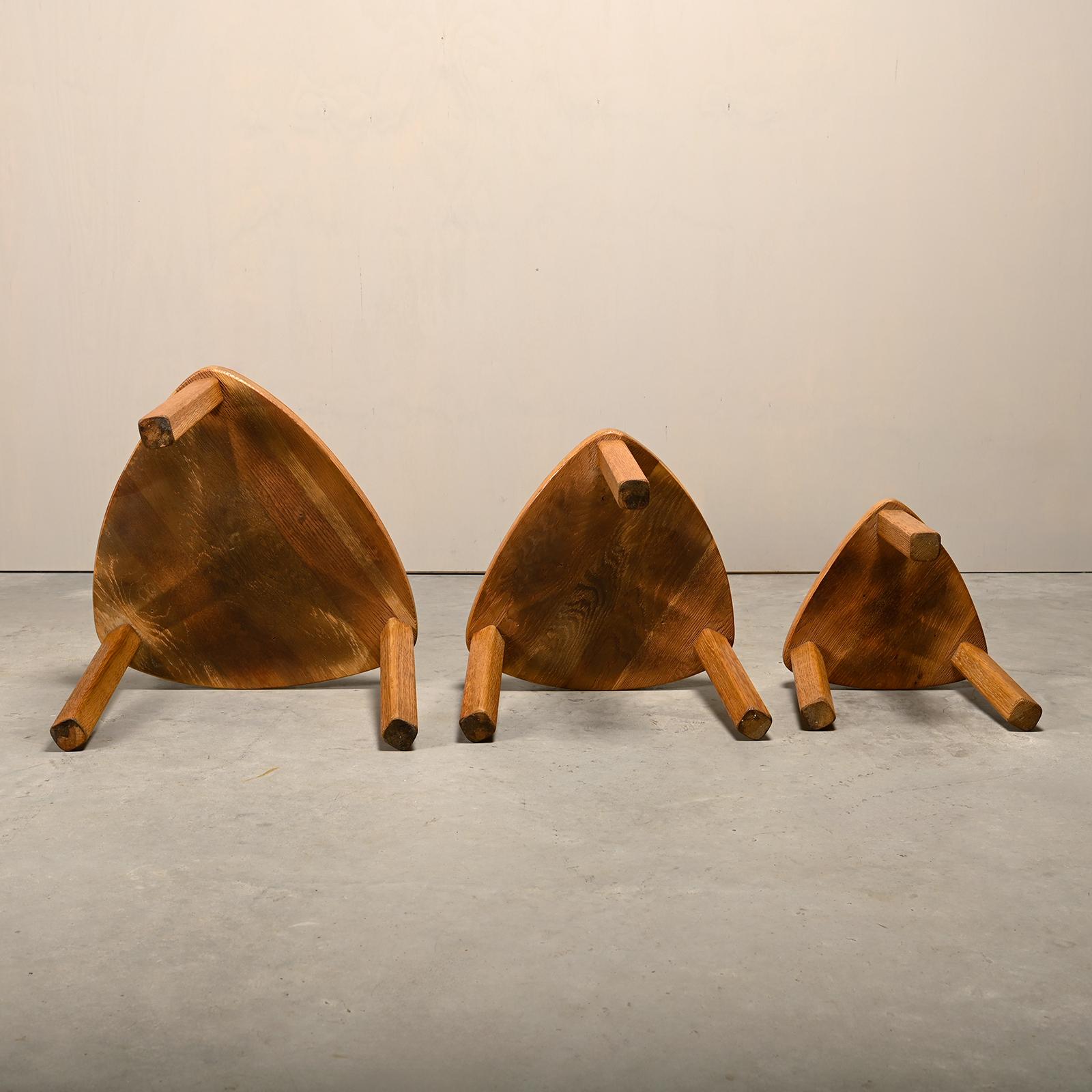 Sculptural set Nesting Side Tables in solid Oak, French 1970s For Sale 8