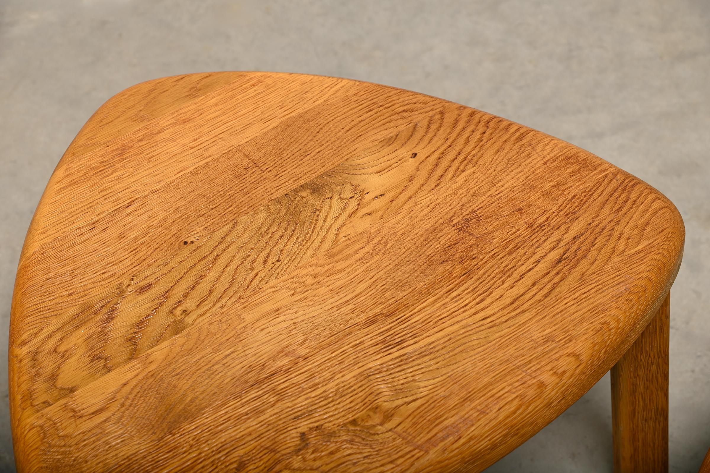 Sculptural set Nesting Side Tables in solid Oak, French 1970s For Sale 3