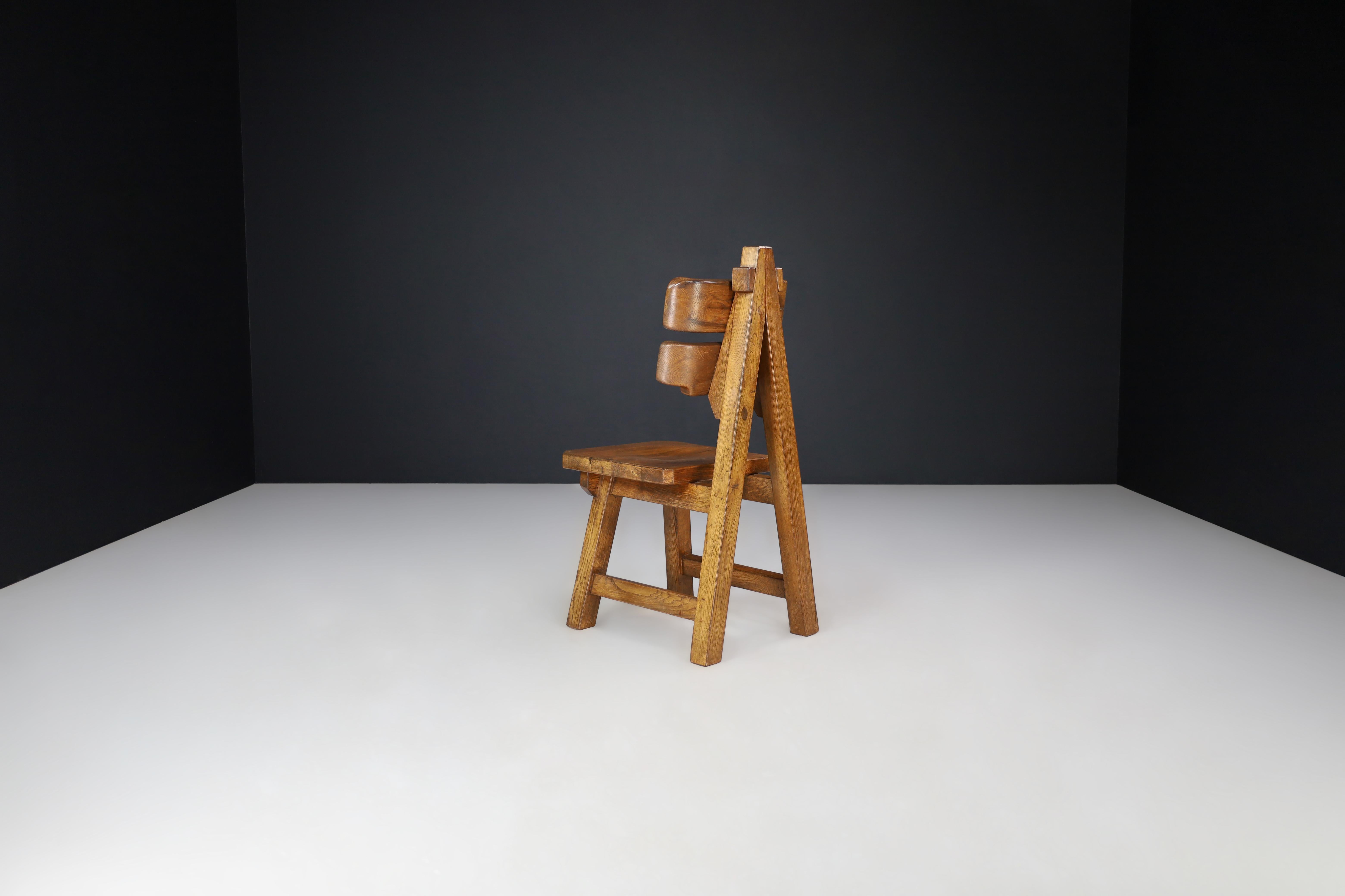 Sculptural Set of Eight Brutalist Dining Chairs in Solid Oak, France, 1960s   For Sale 1
