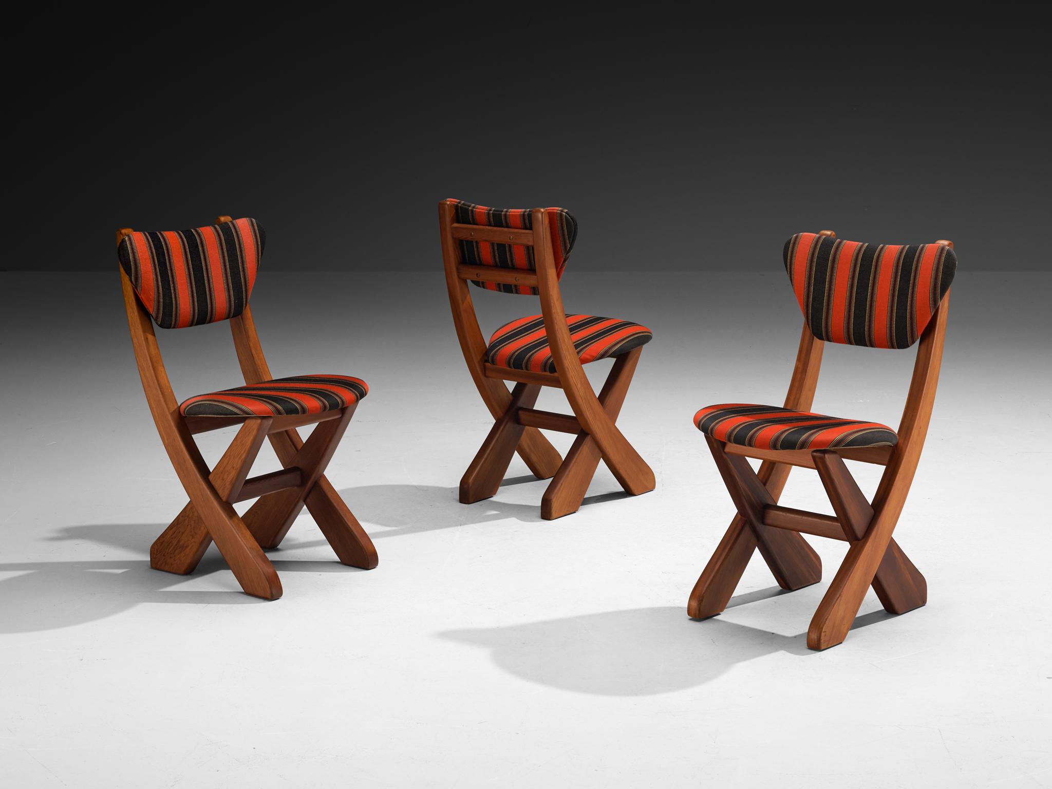 Set scultoreo di quattro sedie da pranzo danesi in pino dell'Oregon in vendita 1