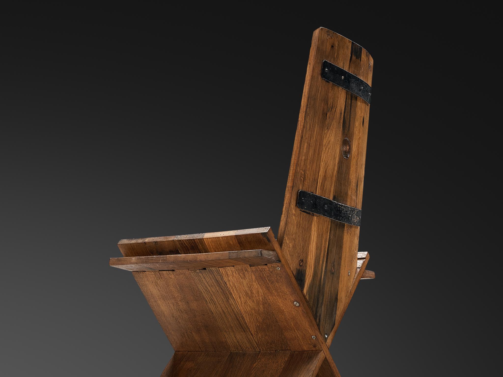 Set di quattro sedie da pranzo scultoree in Oak con accenti in ferro In condizioni buone in vendita a Waalwijk, NL