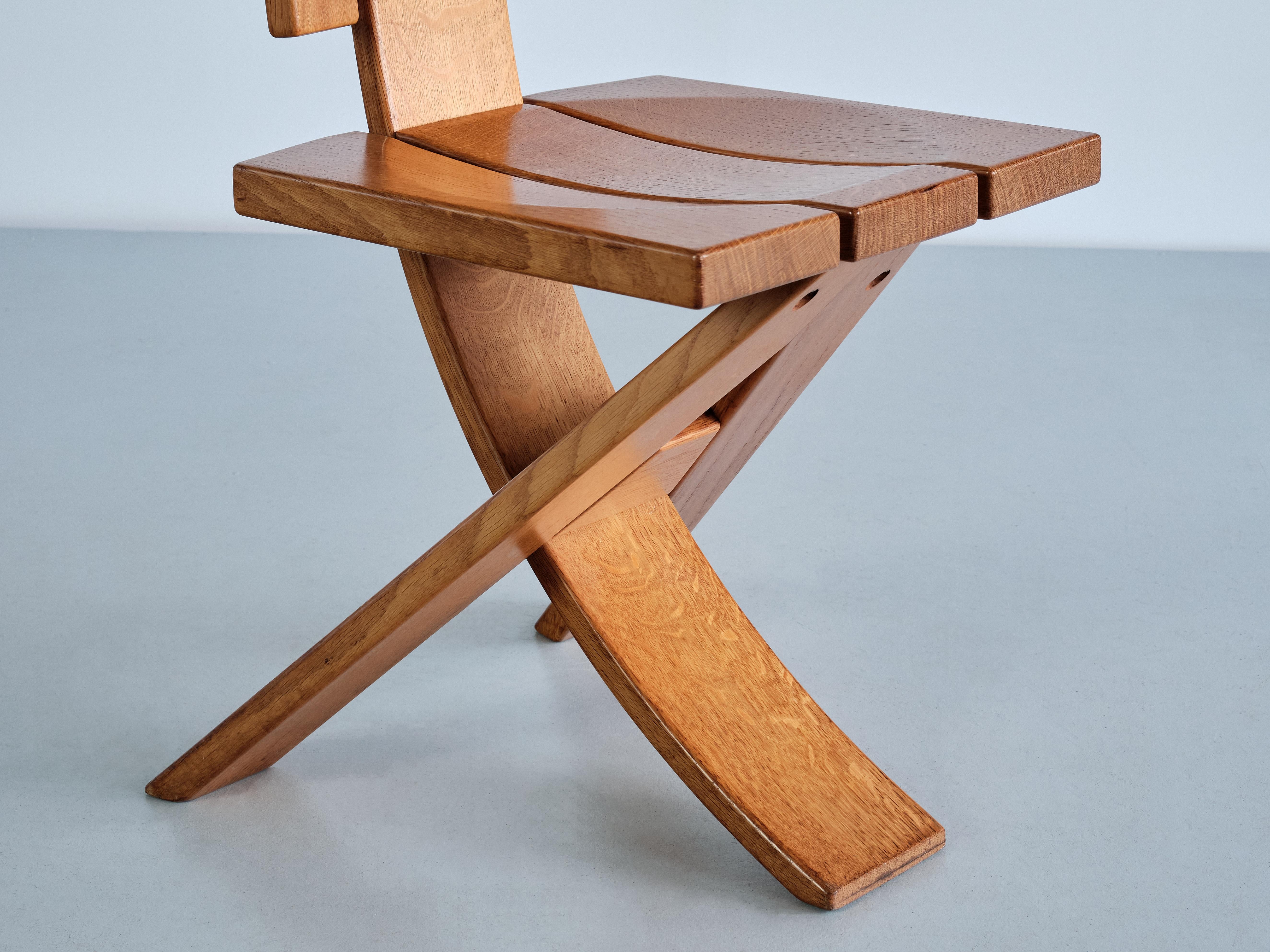 Sculptural Set of Four Ebénisterie Seltz Dining Chairs in Oak, France, 1970s For Sale 3