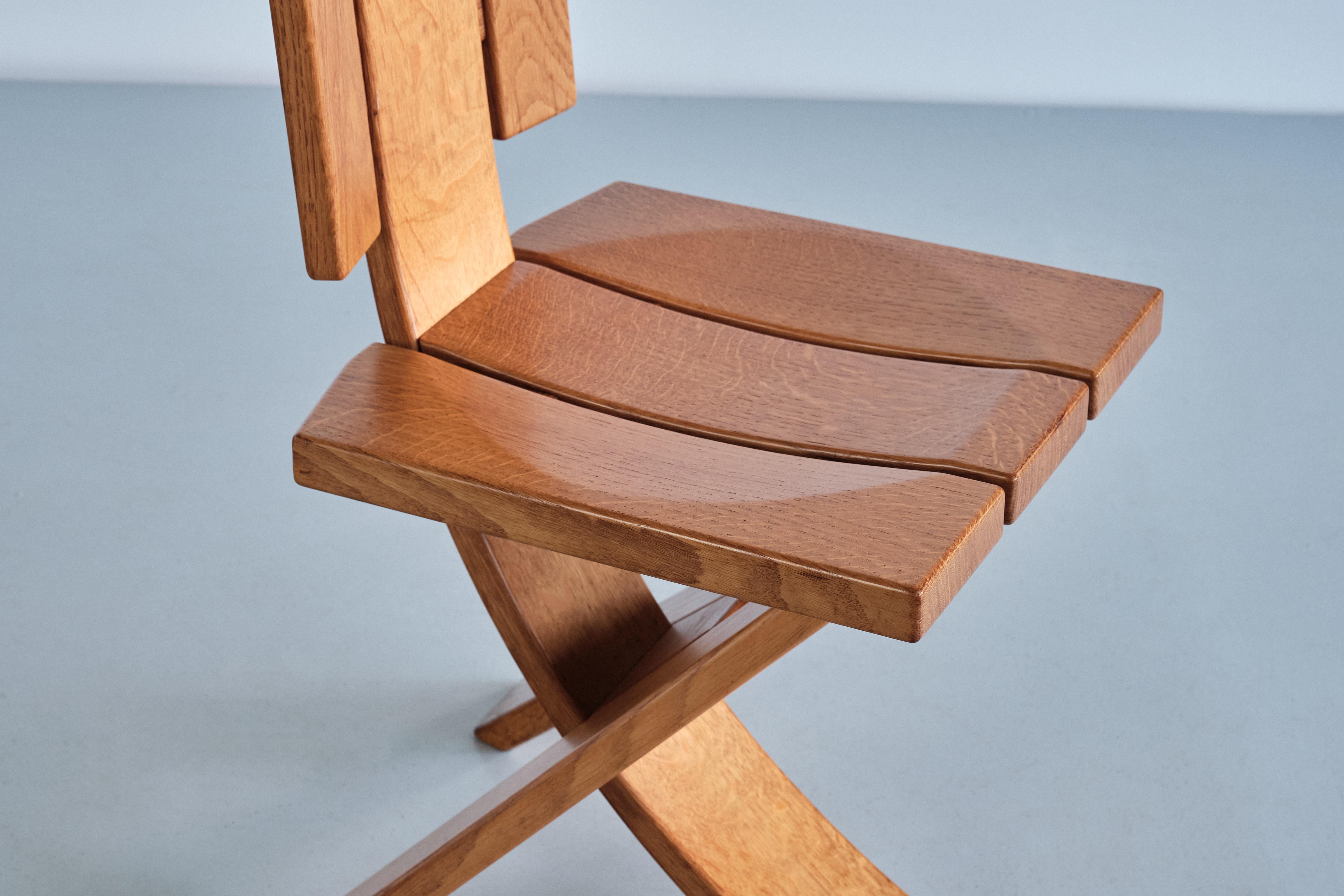 Late 20th Century Sculptural Set of Four Ebénisterie Seltz Dining Chairs in Oak, France, 1970s For Sale