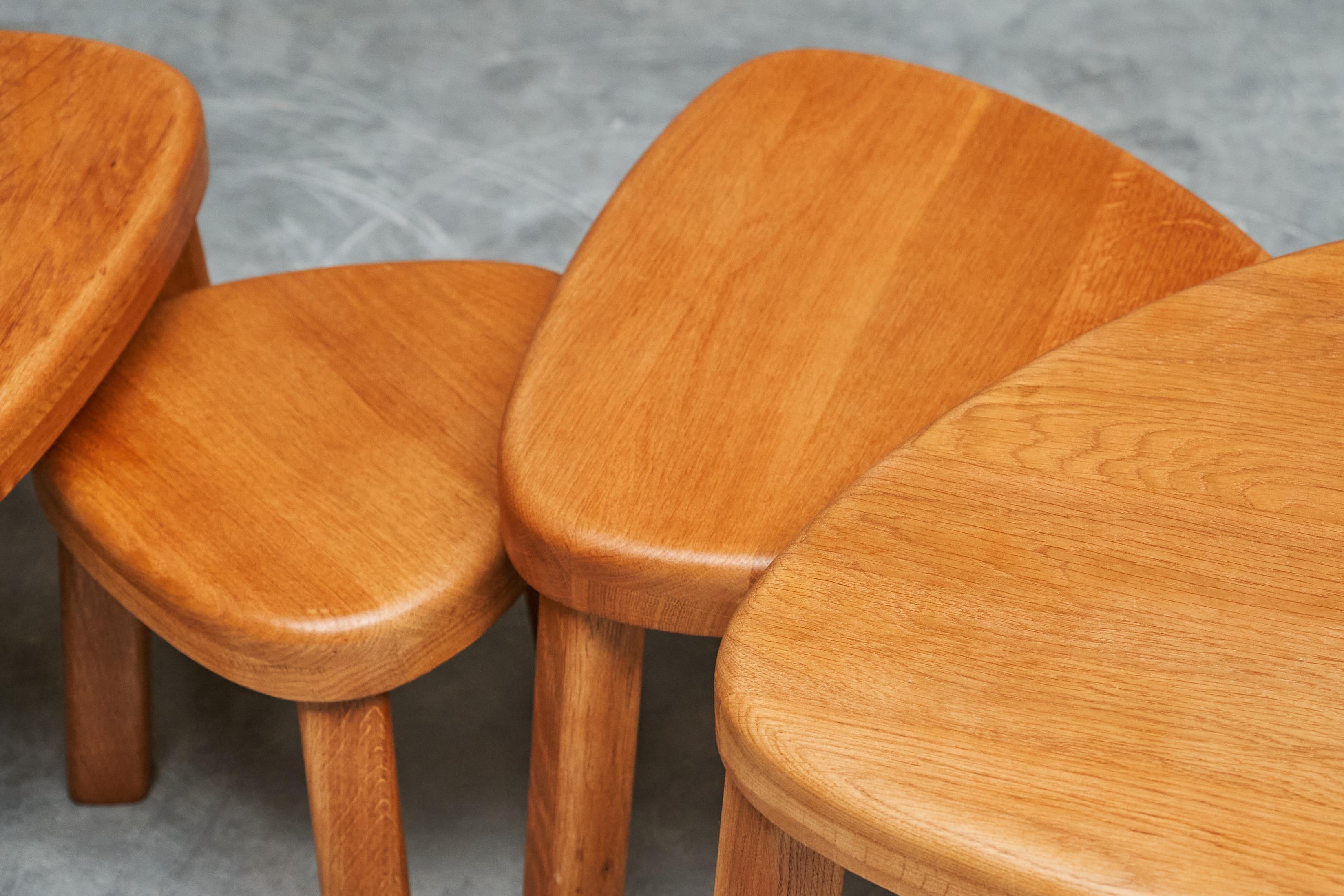 Sculptural Set of Sectional Coffee Tables in Solid Oak 1970s For Sale 3