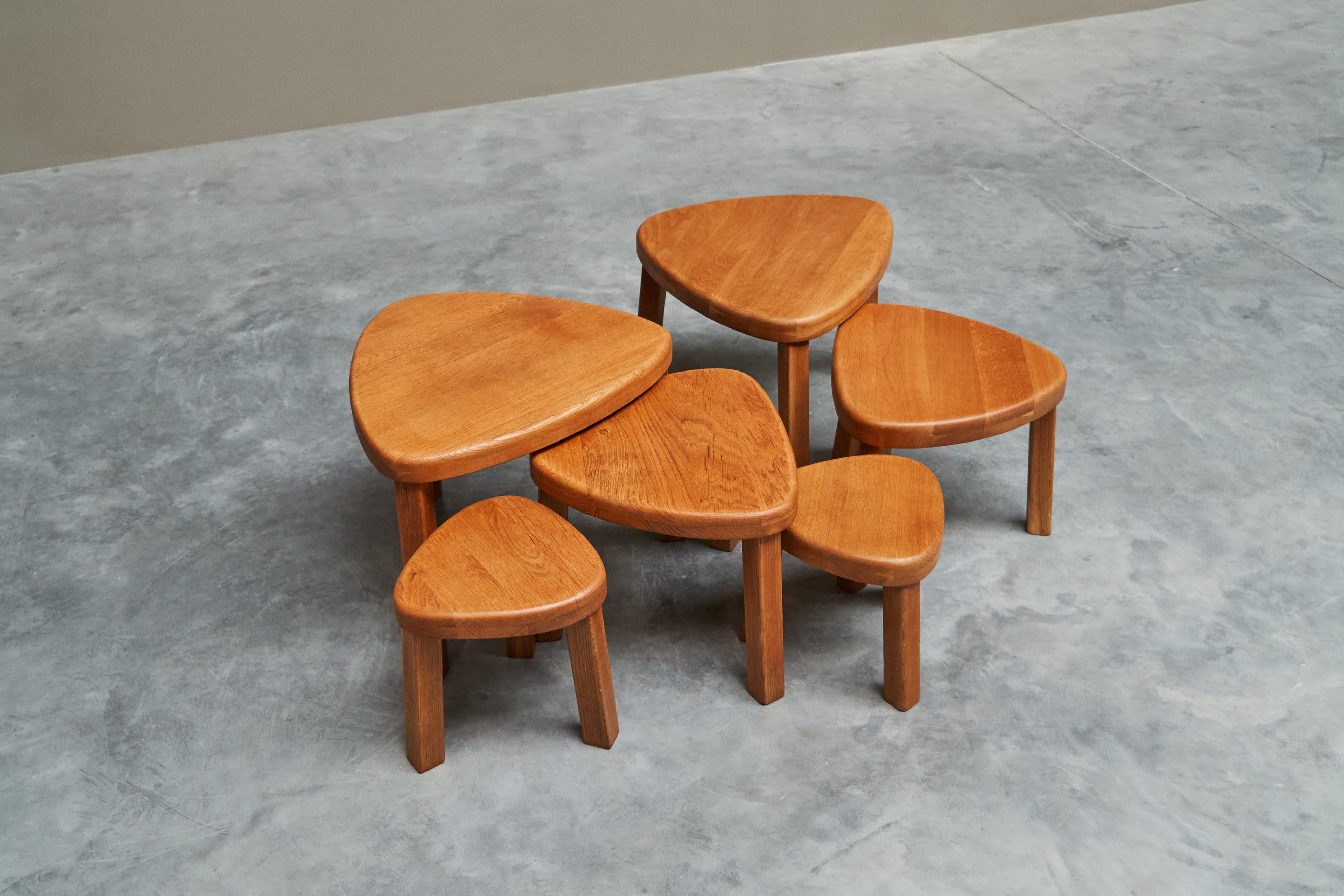 Sculptural Set of Sectional Coffee Tables in Solid Oak, Europe, 1970s.

This is a lovely set of small sculptural tables in solid oak - which together make a wonderful sectional and highly versatile coffee table. 

They feature free and elegant