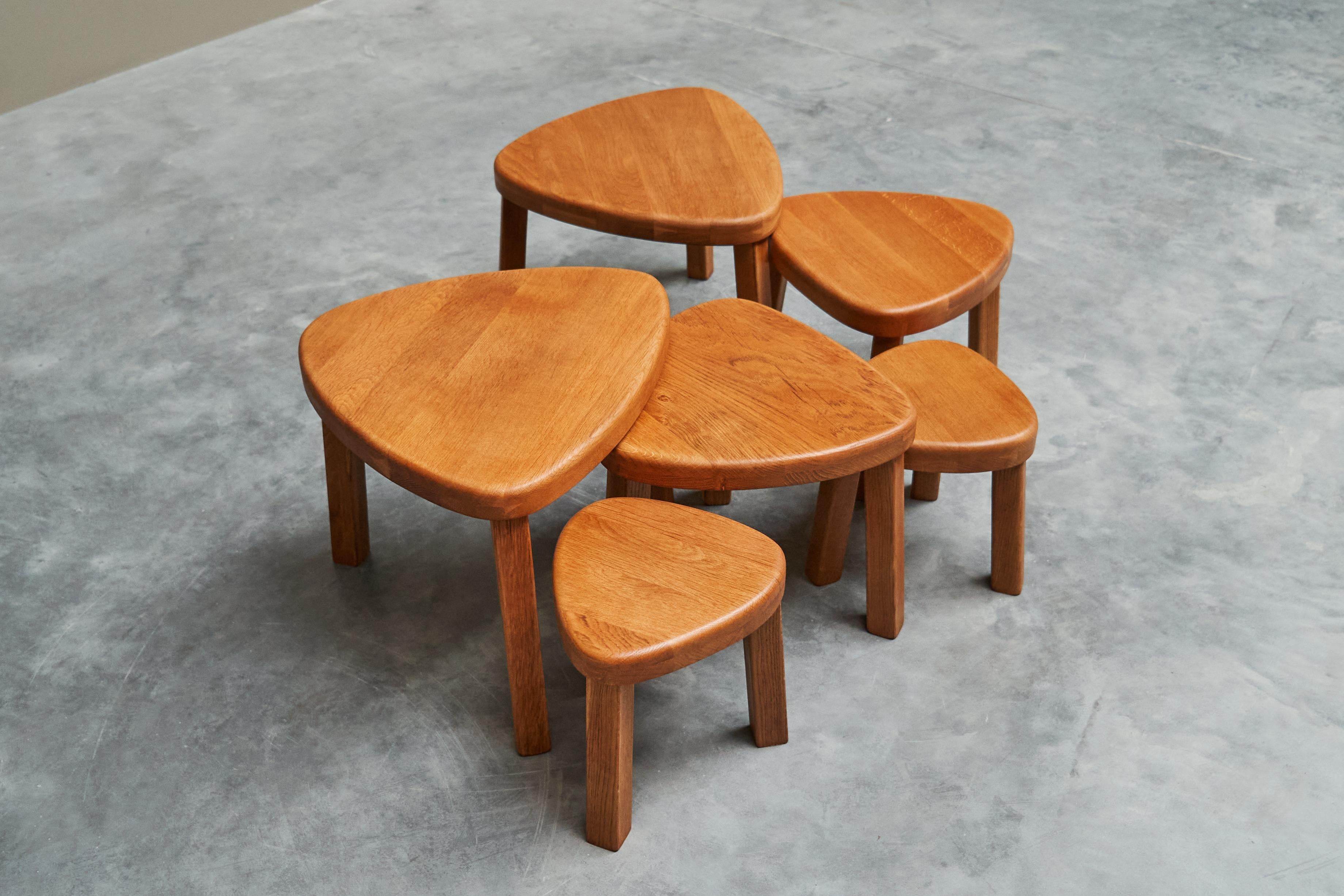 Mid-Century Modern Sculptural Set of Sectional Coffee Tables in Solid Oak 1970s For Sale