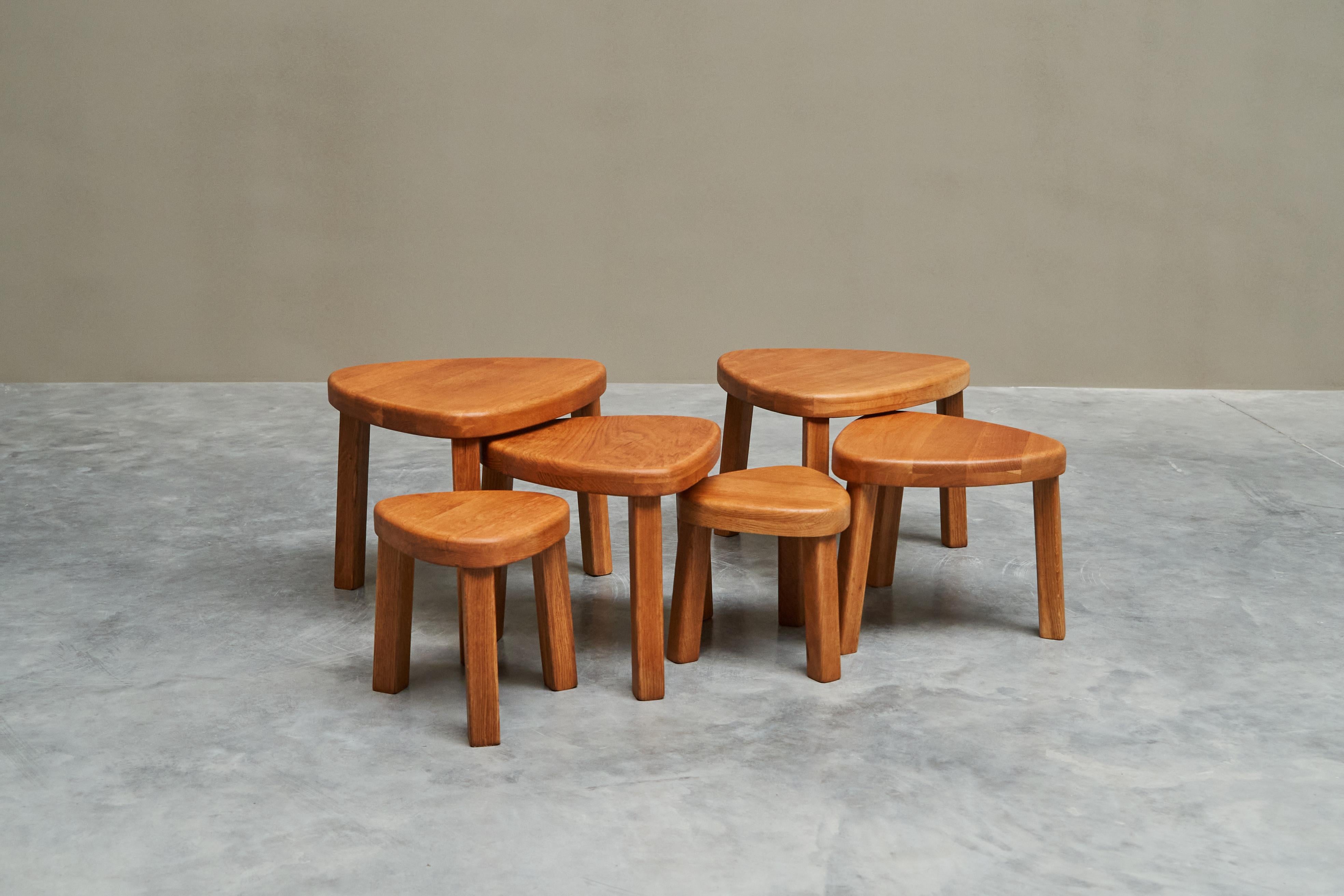 French Sculptural Set of Sectional Coffee Tables in Solid Oak 1970s For Sale