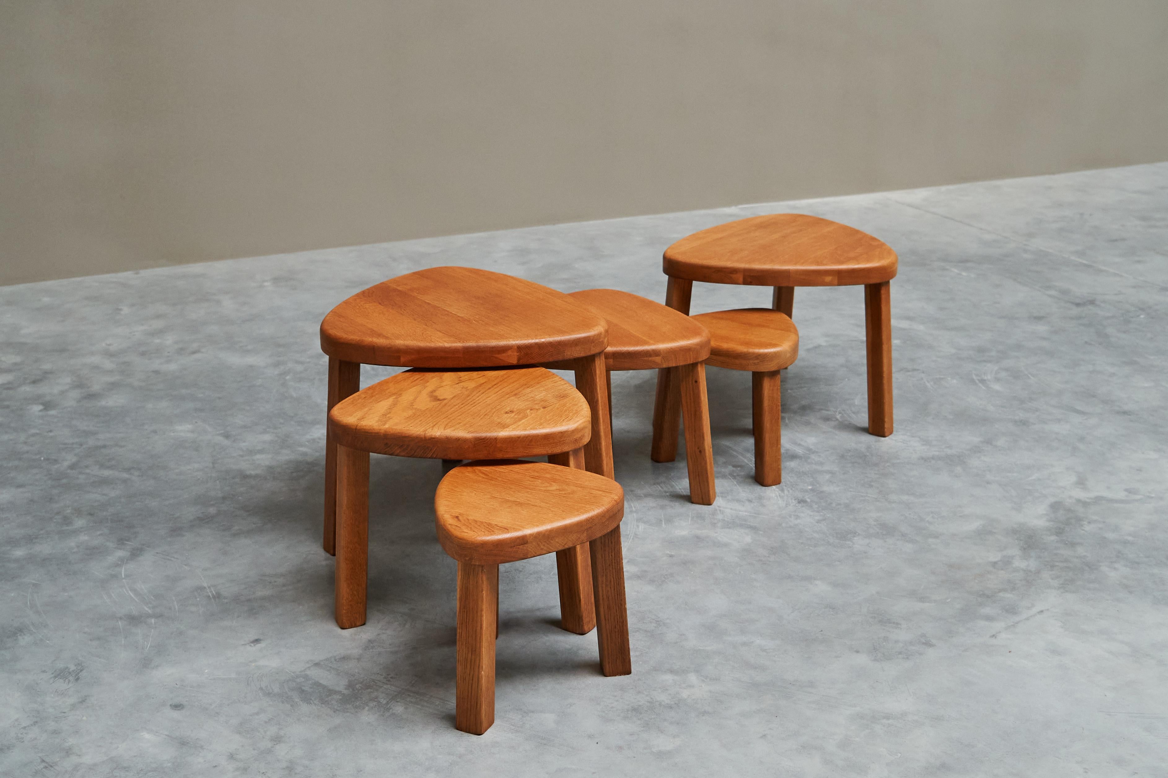 Sculptural Set of Sectional Coffee Tables in Solid Oak 1970s For Sale 1