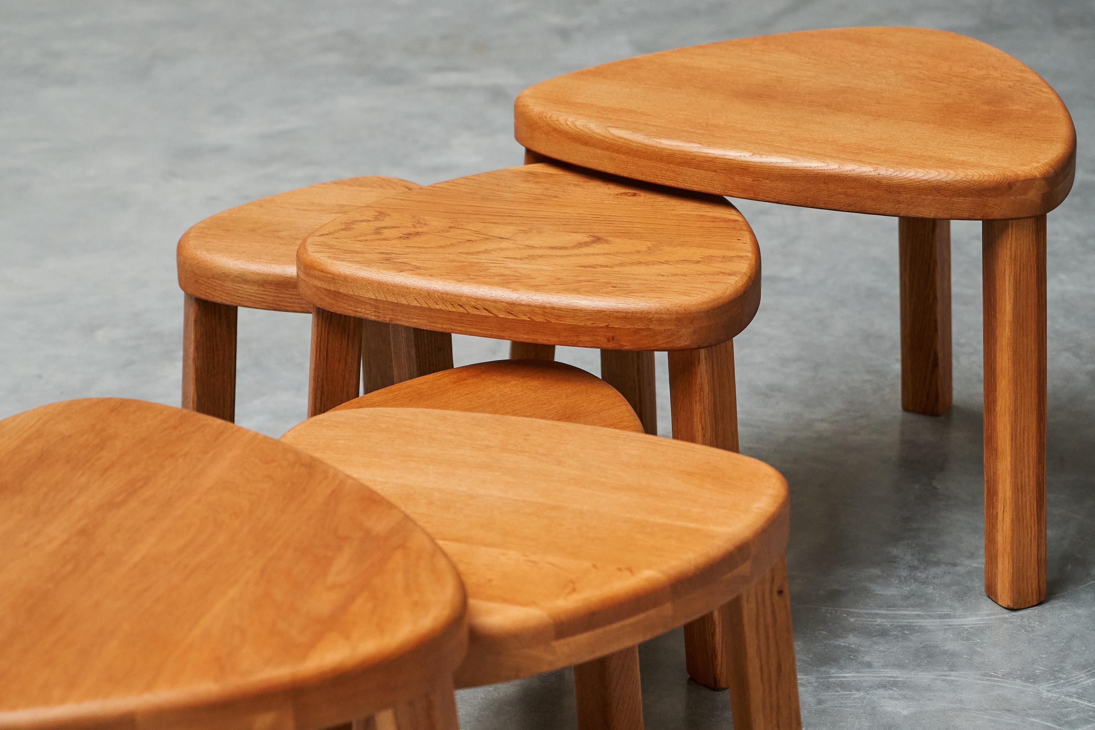 Sculptural Set of Sectional Coffee Tables in Solid Oak 1970s For Sale 2