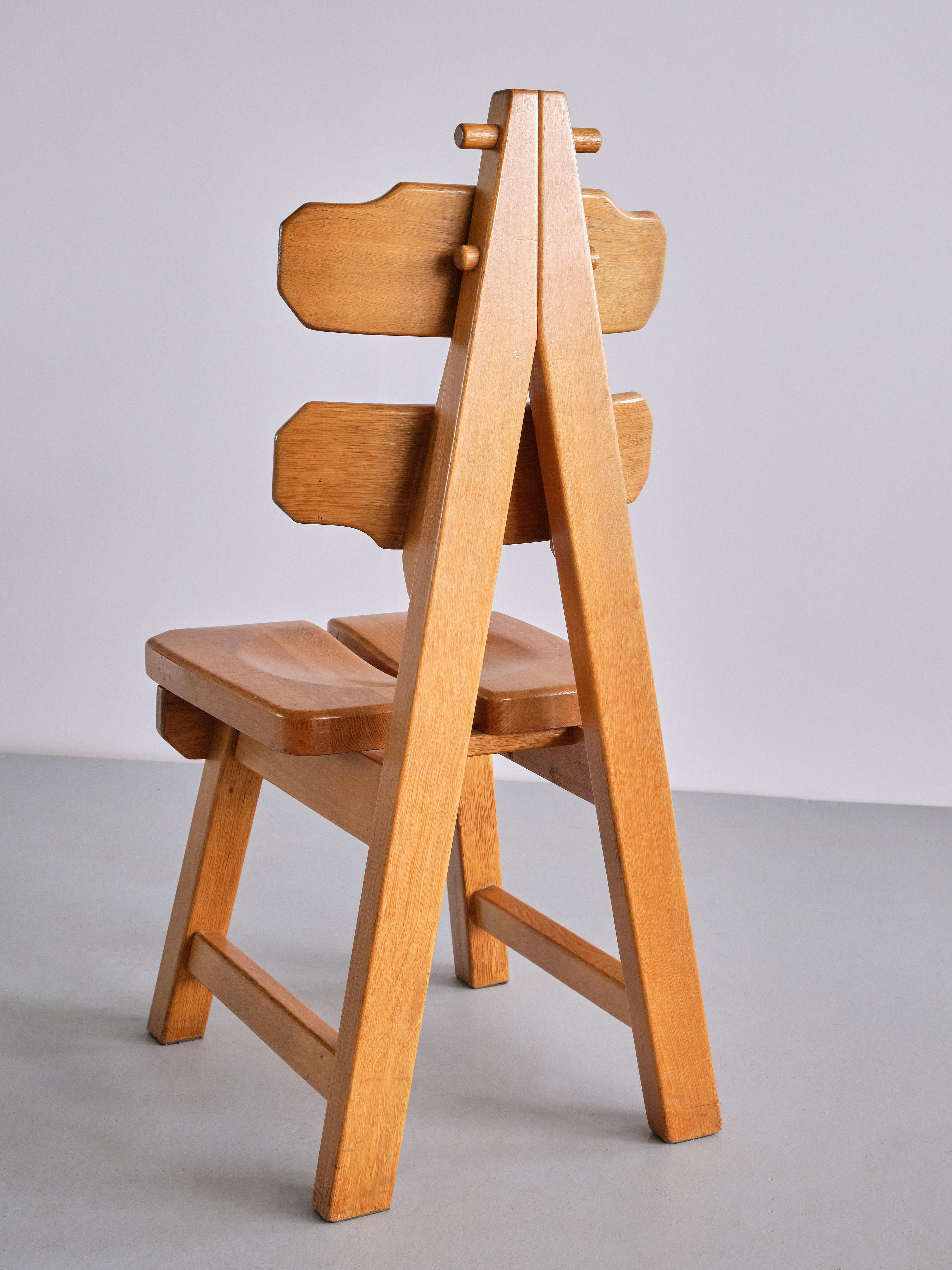 Sculptural Set of Six Brutalist Dining Chairs in Solid Oak, France, 1960s For Sale 8