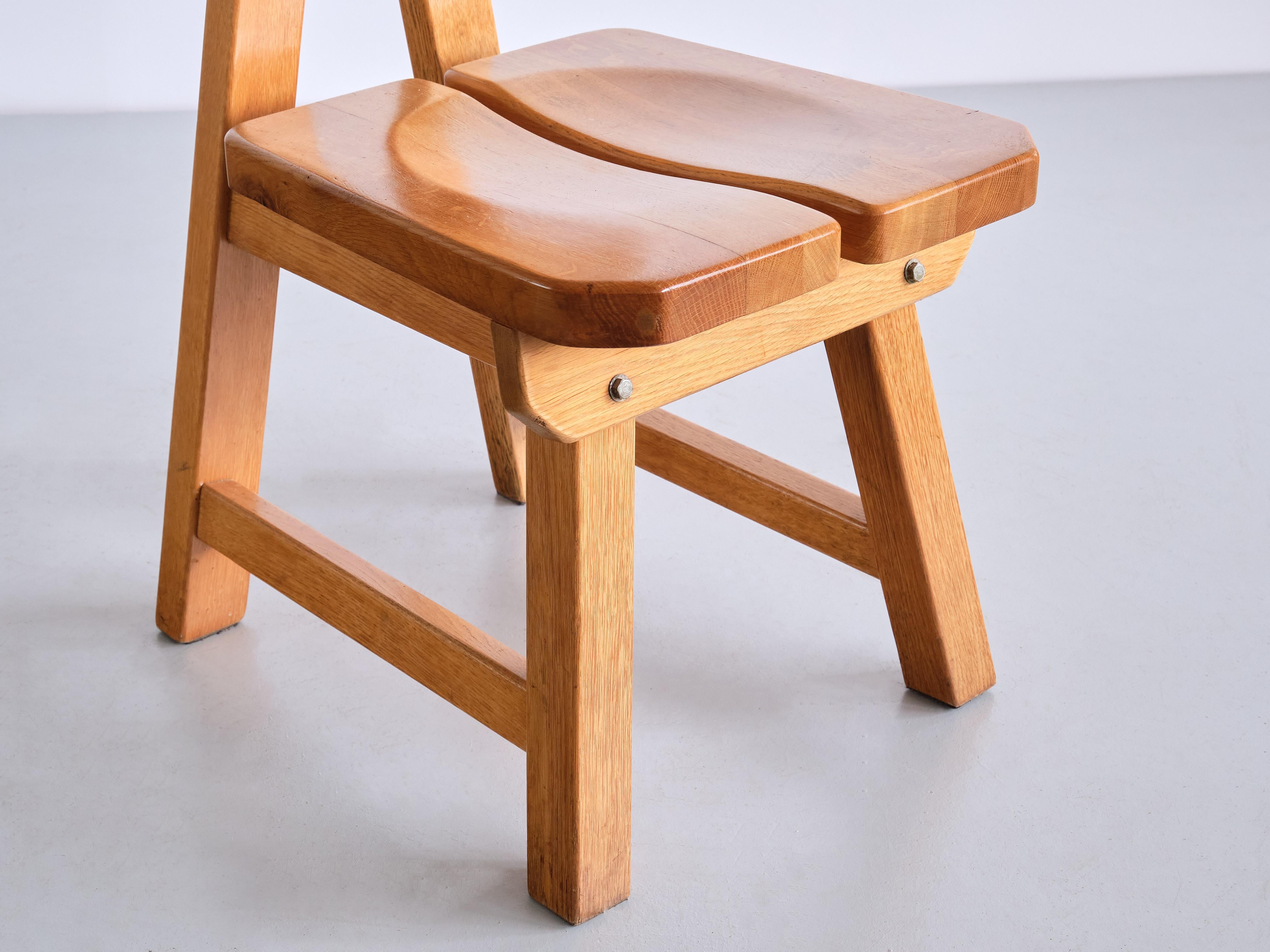Sculptural Set of Six Brutalist Dining Chairs in Solid Oak, France, 1960s For Sale 10