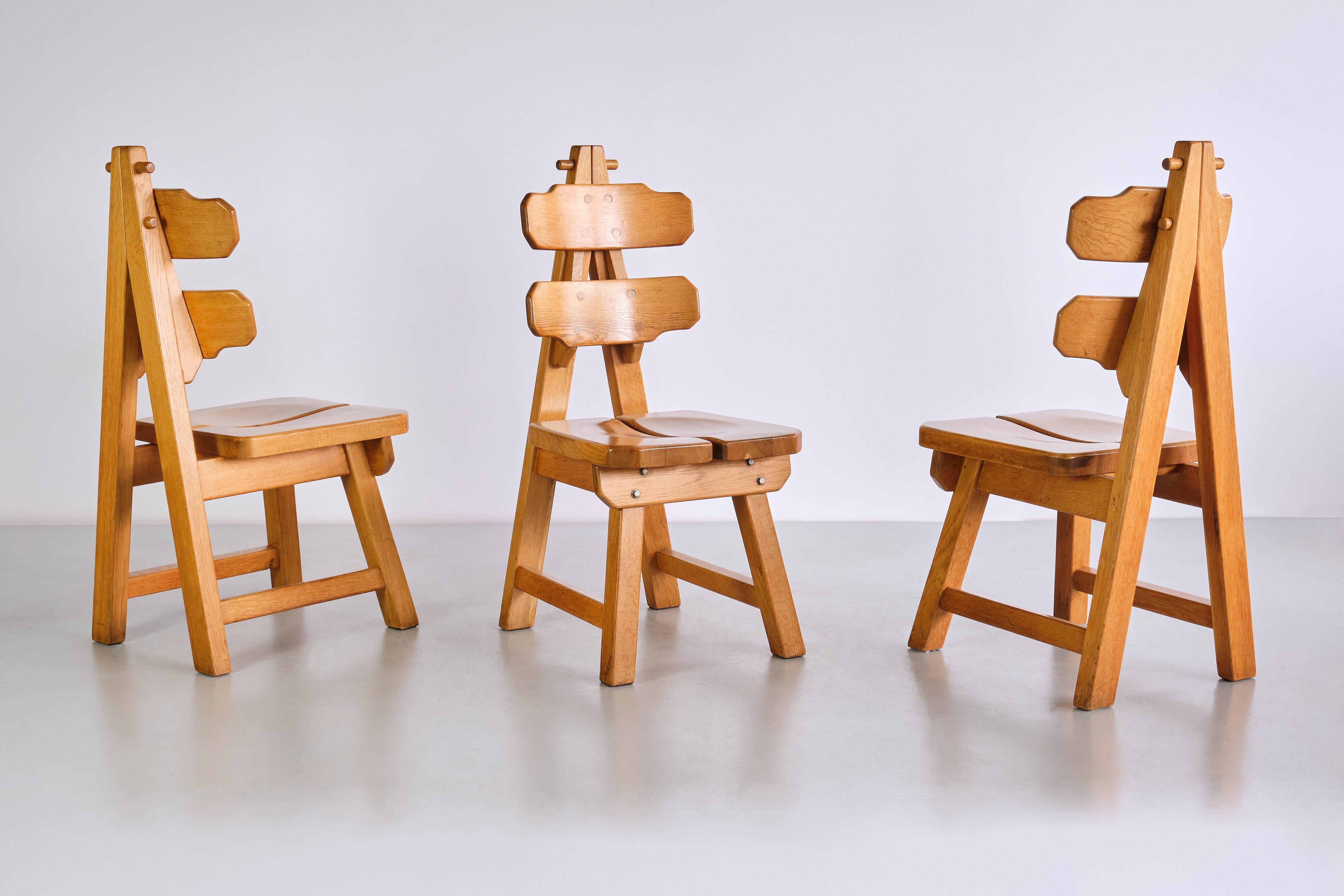 Sculptural Set of Six Brutalist Dining Chairs in Solid Oak, France, 1960s For Sale 1