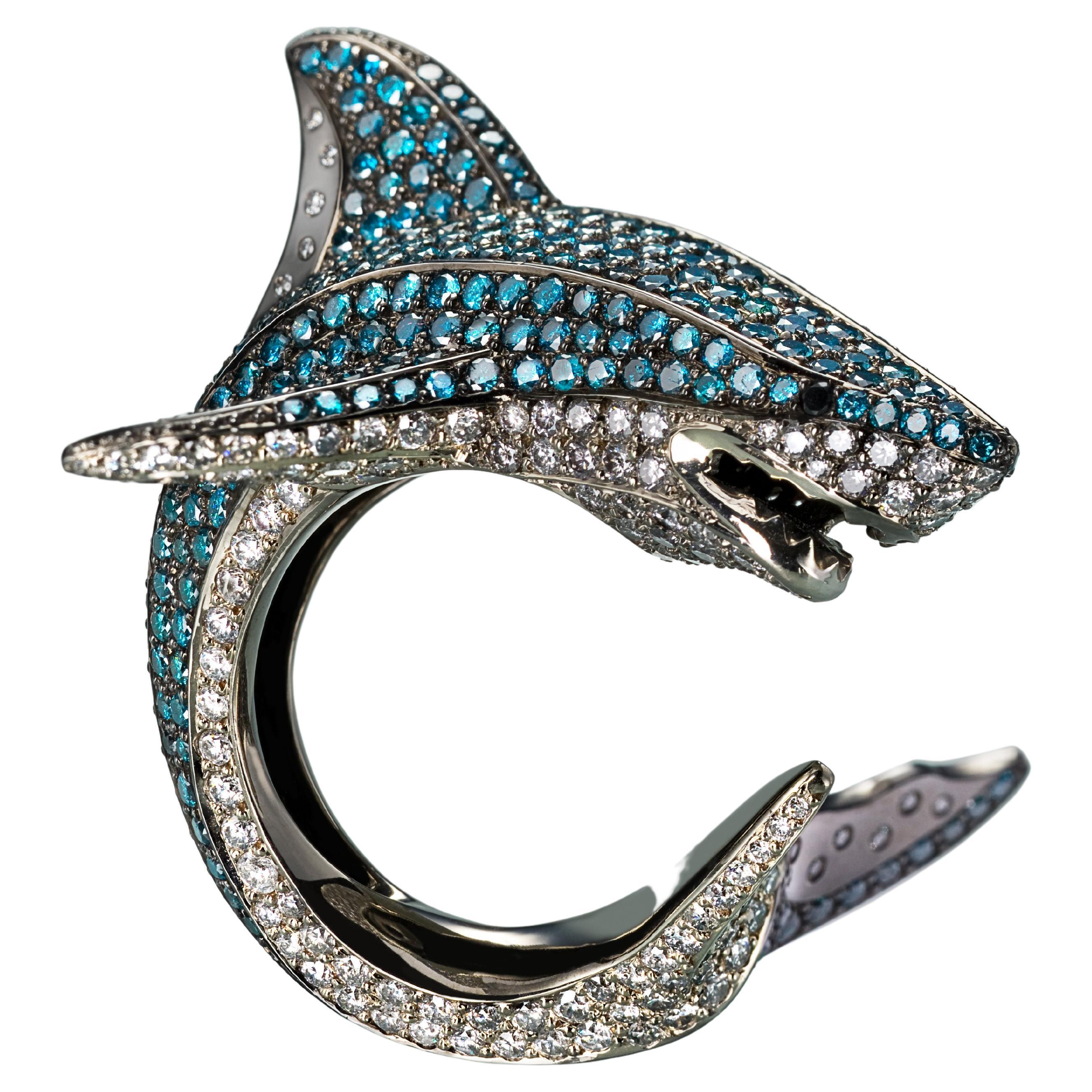 Sculptural shark ring, 18K white gold, 450 diamonds, animal jewelry For Sale