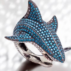 Sculptural shark ring, 18K white gold, 450 diamonds, animal jewelry