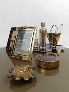 Sculptural shell-shaped ashtray in Rococo style made of gilded bronze, Italy 70s