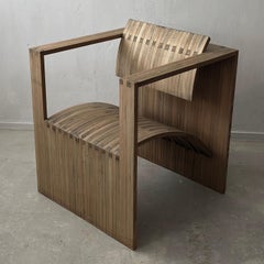 Skulpturaler Beistellstuhl von Jochen Kirschstein