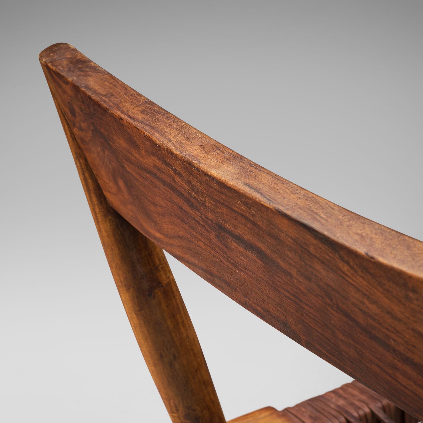 Chaise d'appoint sculpturale avec assise en cuir tissé Bon état - En vente à Waalwijk, NL