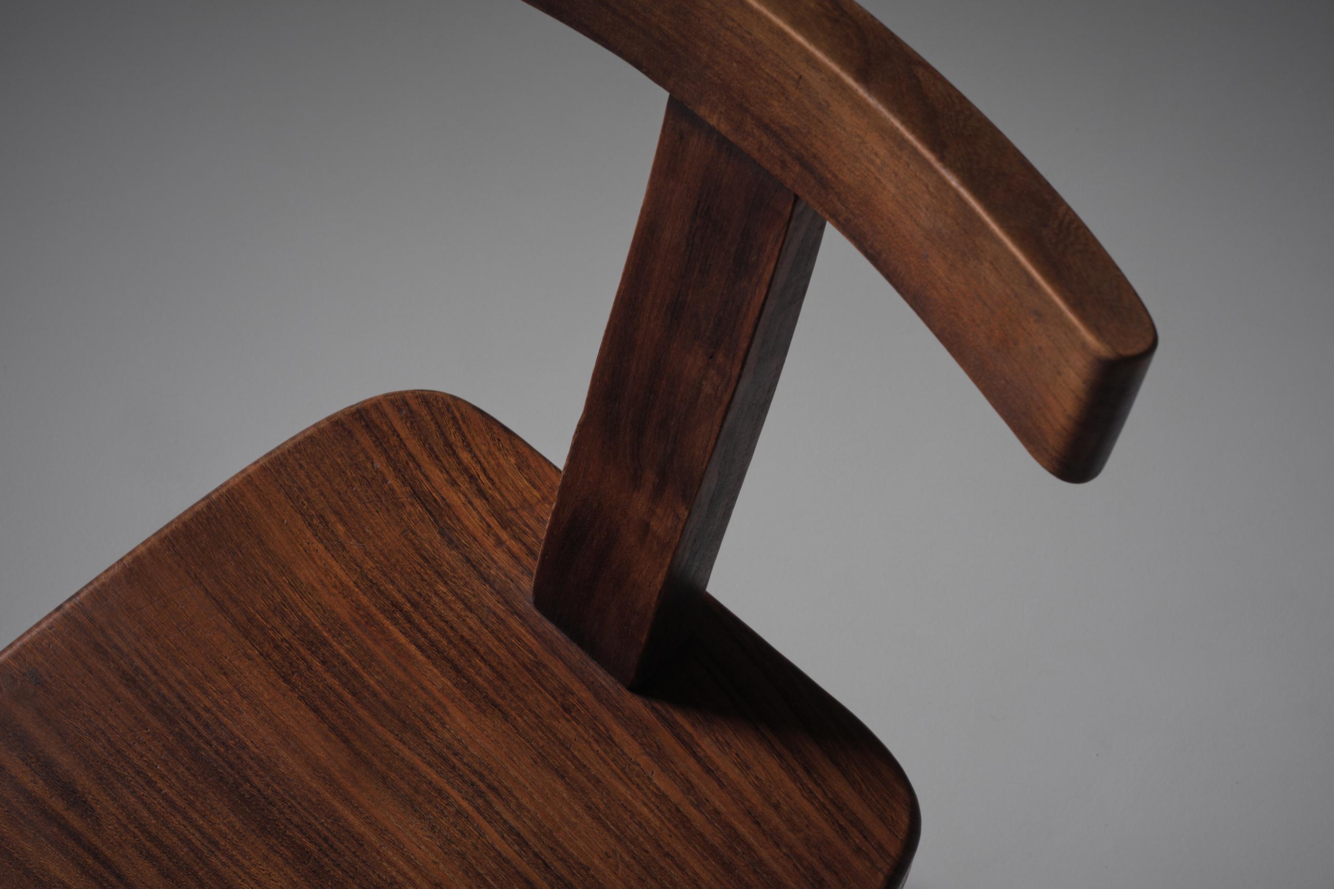 Sculptural Side Chairs in Stained Elm In Good Condition In Rotterdam, NL