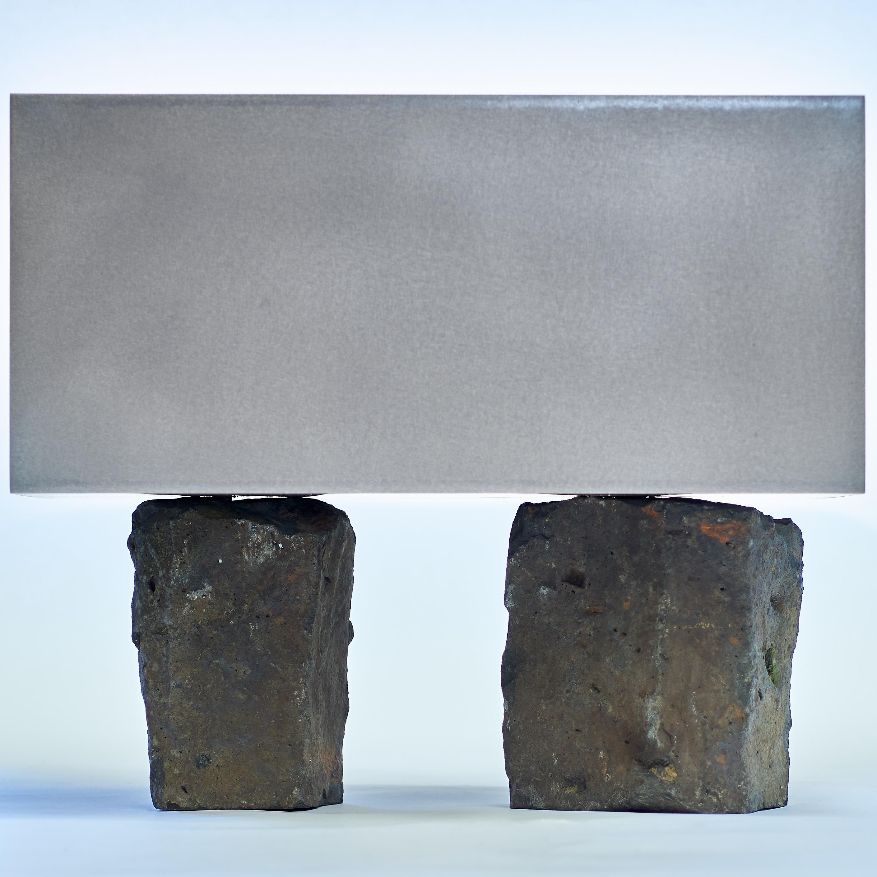 Skulpturaler Beistelltisch „Beam Basalt“, Frank Penders (Sonstiges) im Angebot