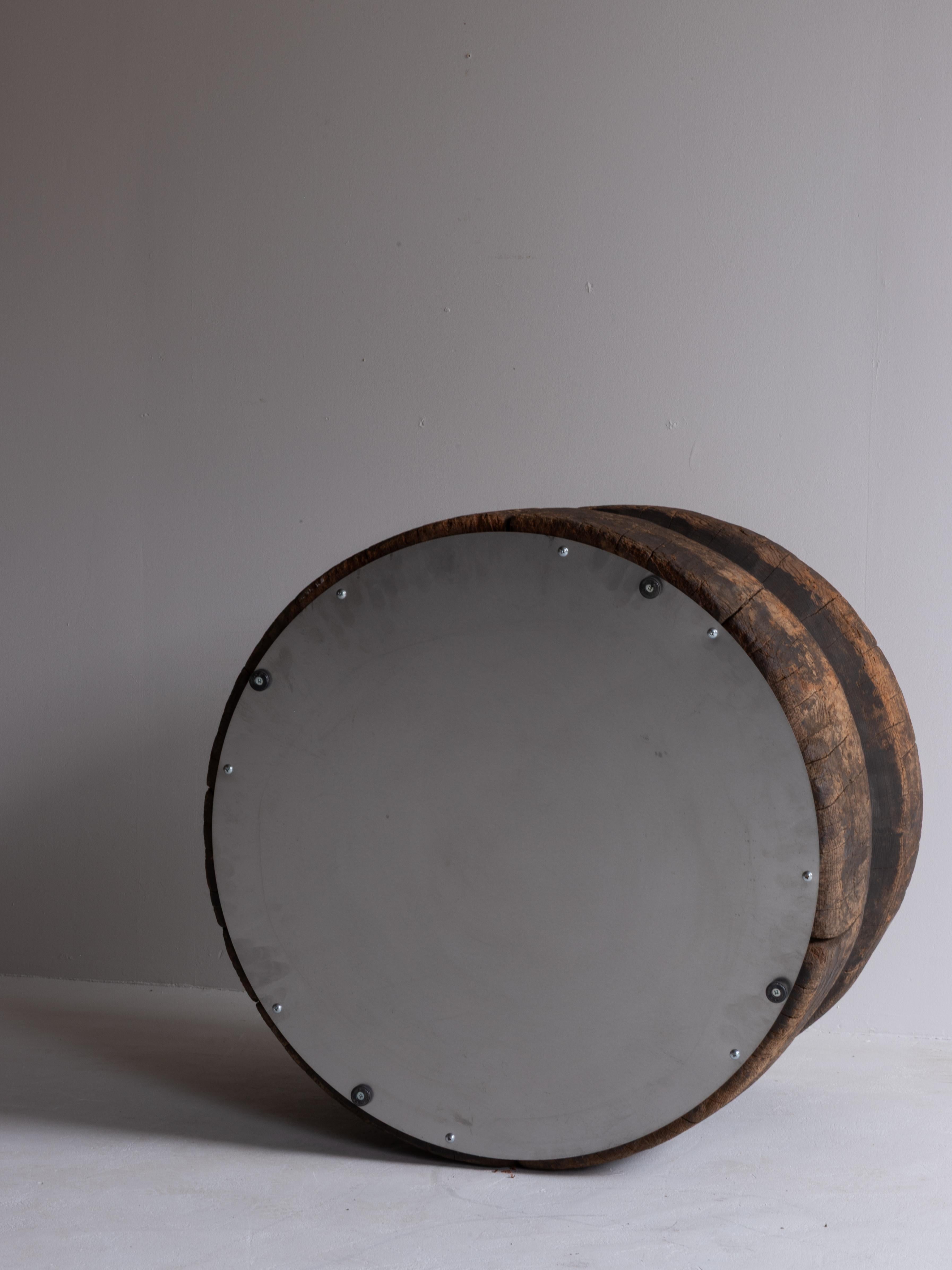 Sculptural Side Table Crafted from an Antique Japanese Mortar with Brass Top en venta 8