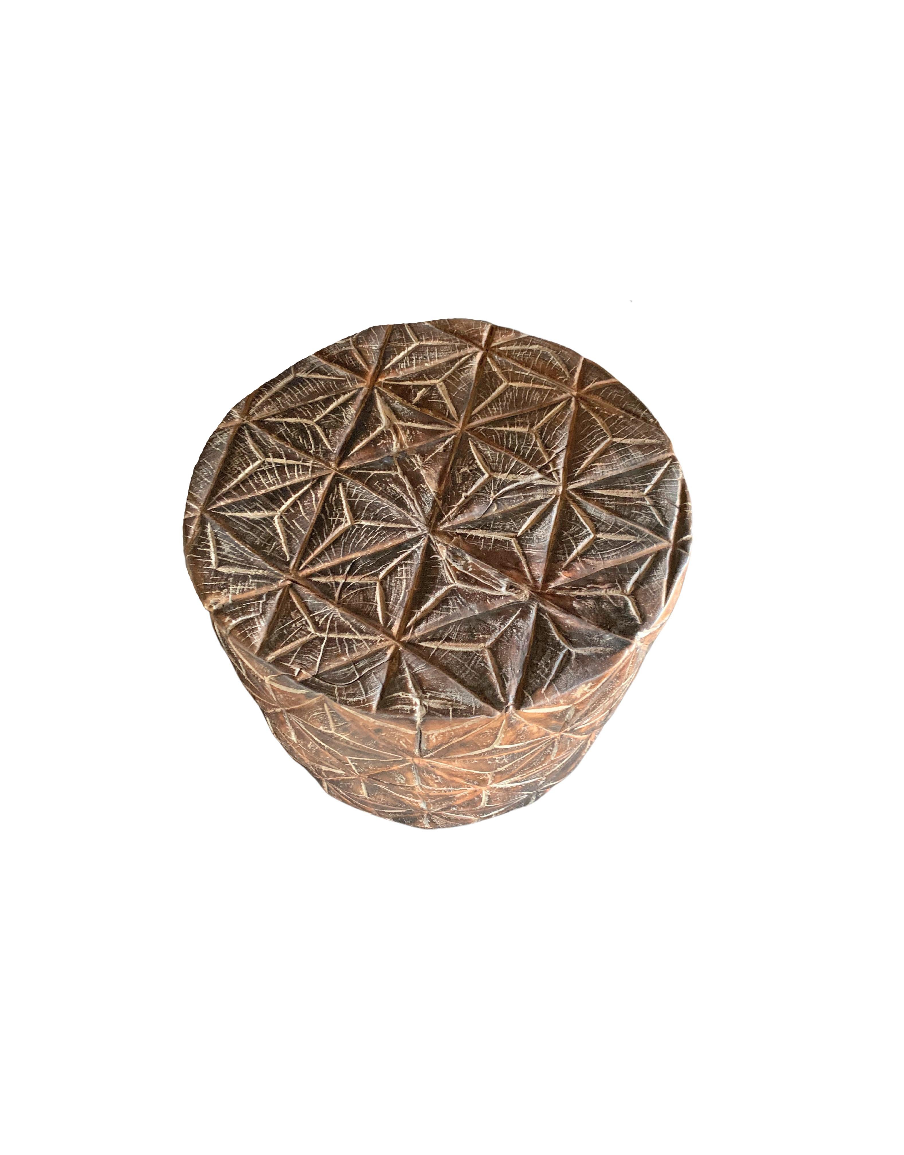 Organic Modern Sculptural Side Table Crafted from Solid Mango Wood Engraved Pattern For Sale