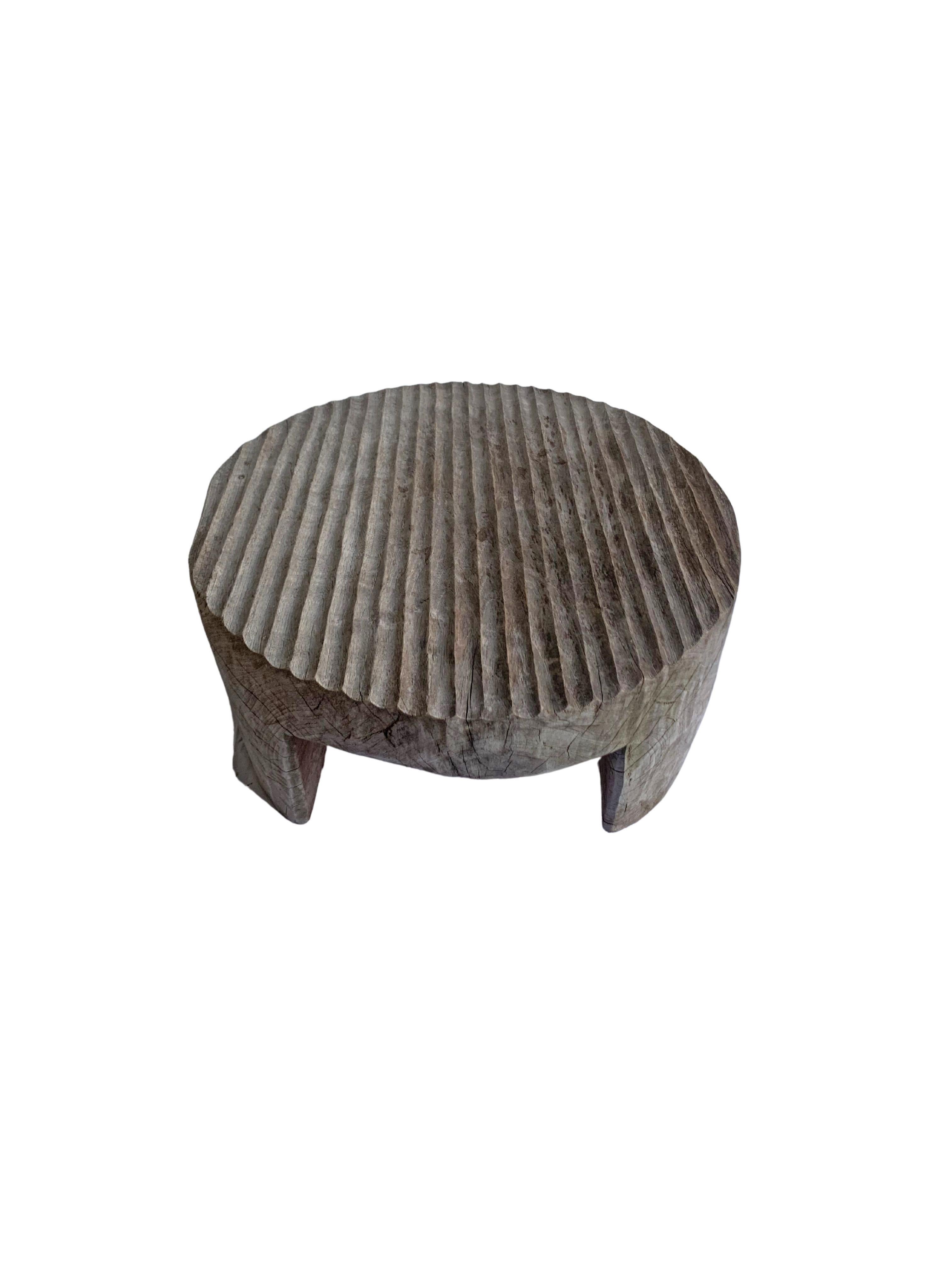 Sculptural Side Table Crafted from Solid Teak Wood with Ribbed Texture In Good Condition For Sale In Jimbaran, Bali