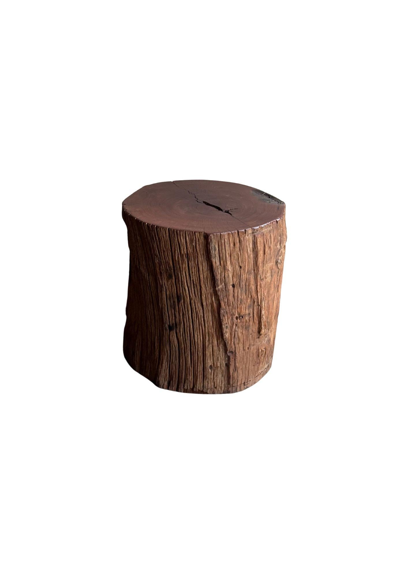 Sculptural Side Table Crafted from Ulin Iron Wood, Modern Organic In Good Condition For Sale In Jimbaran, Bali