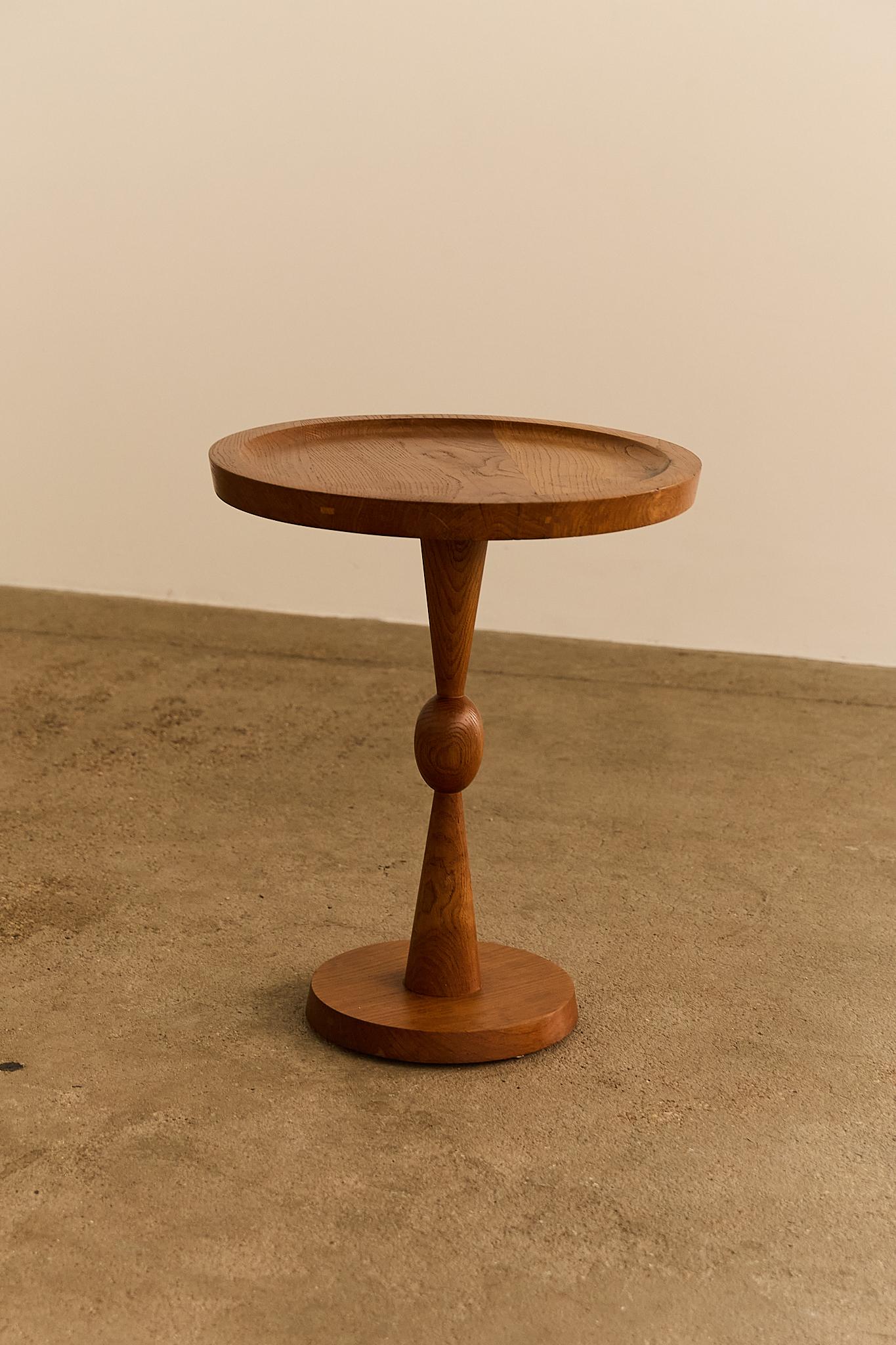 Sculptural Side Table (Moderne der Mitte des Jahrhunderts) im Angebot