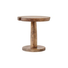 Mesa auxiliar escultórica, diseño y artesanía danesa contemporánea, estilo brutalista