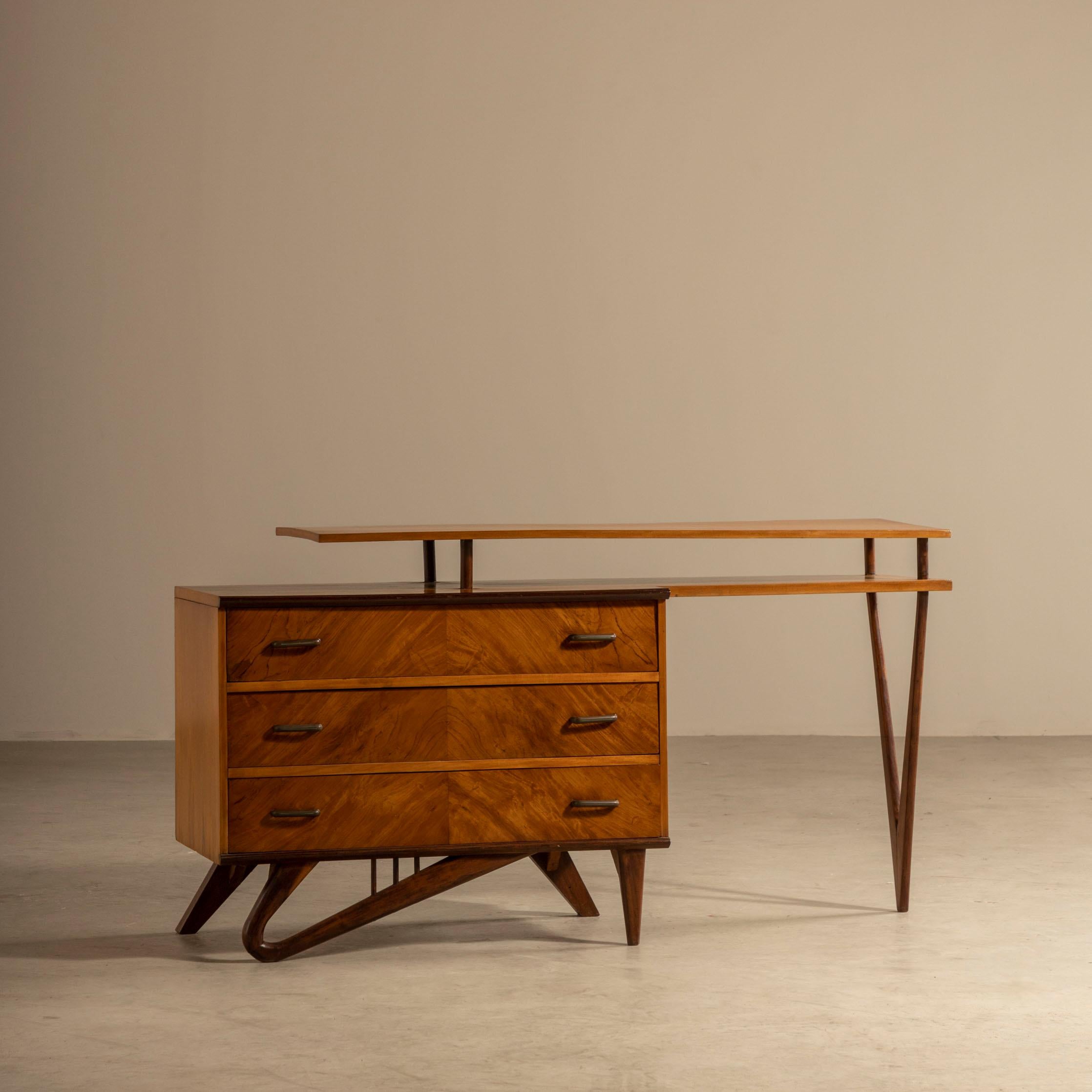 Mid-Century Modern Sculptural Sideboard in Caviúna Wood, Giuseppe Scapinelli, Brazilian Midcentury For Sale