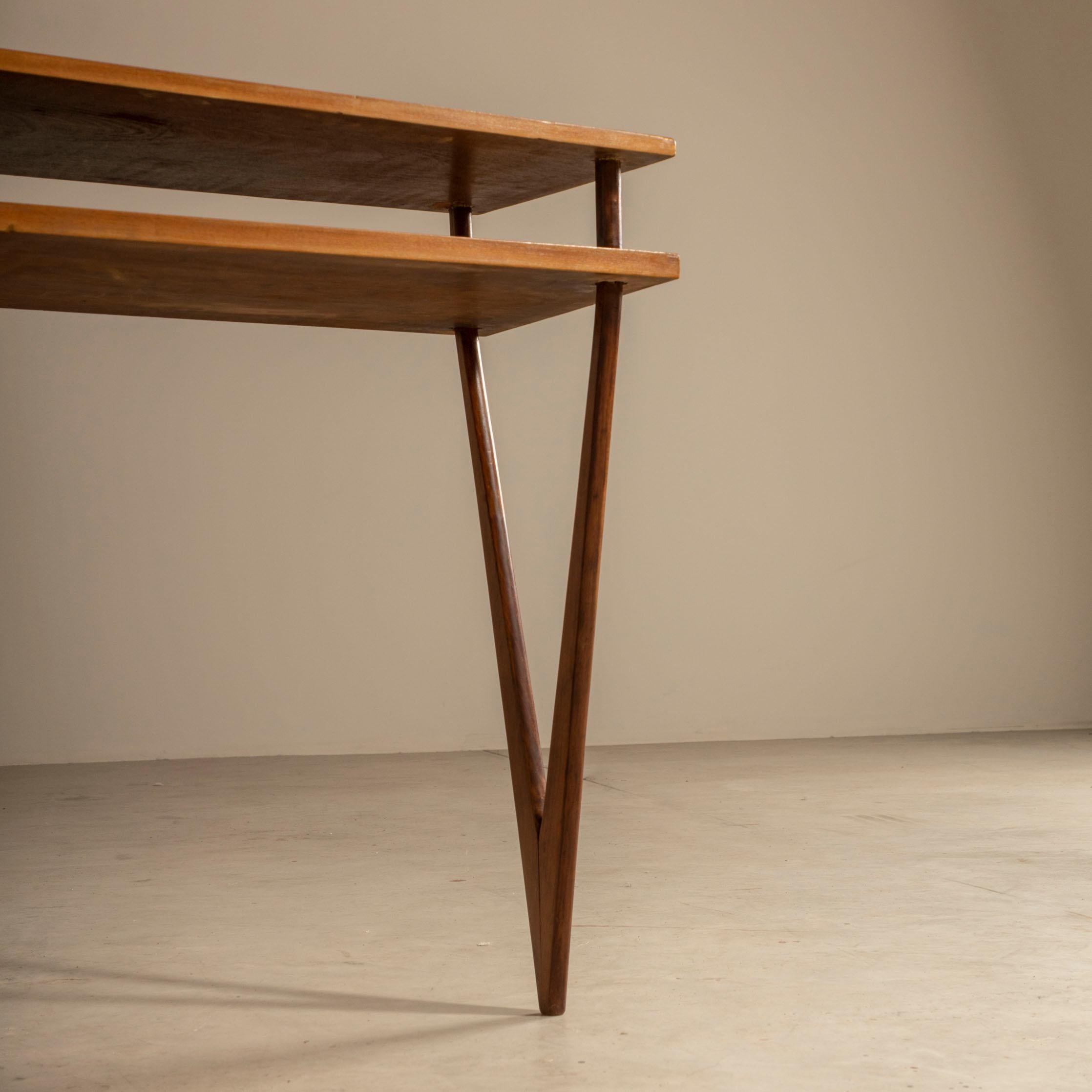 Credenza scultorea in Wood Caviúna, Giuseppe Scapinelli, metà del secolo scorso, Brasile In condizioni buone in vendita a Sao Paulo, SP