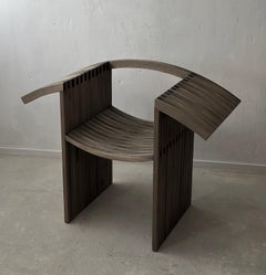 Skulpturaler Beistellstuhl von Jochen Kirschstein