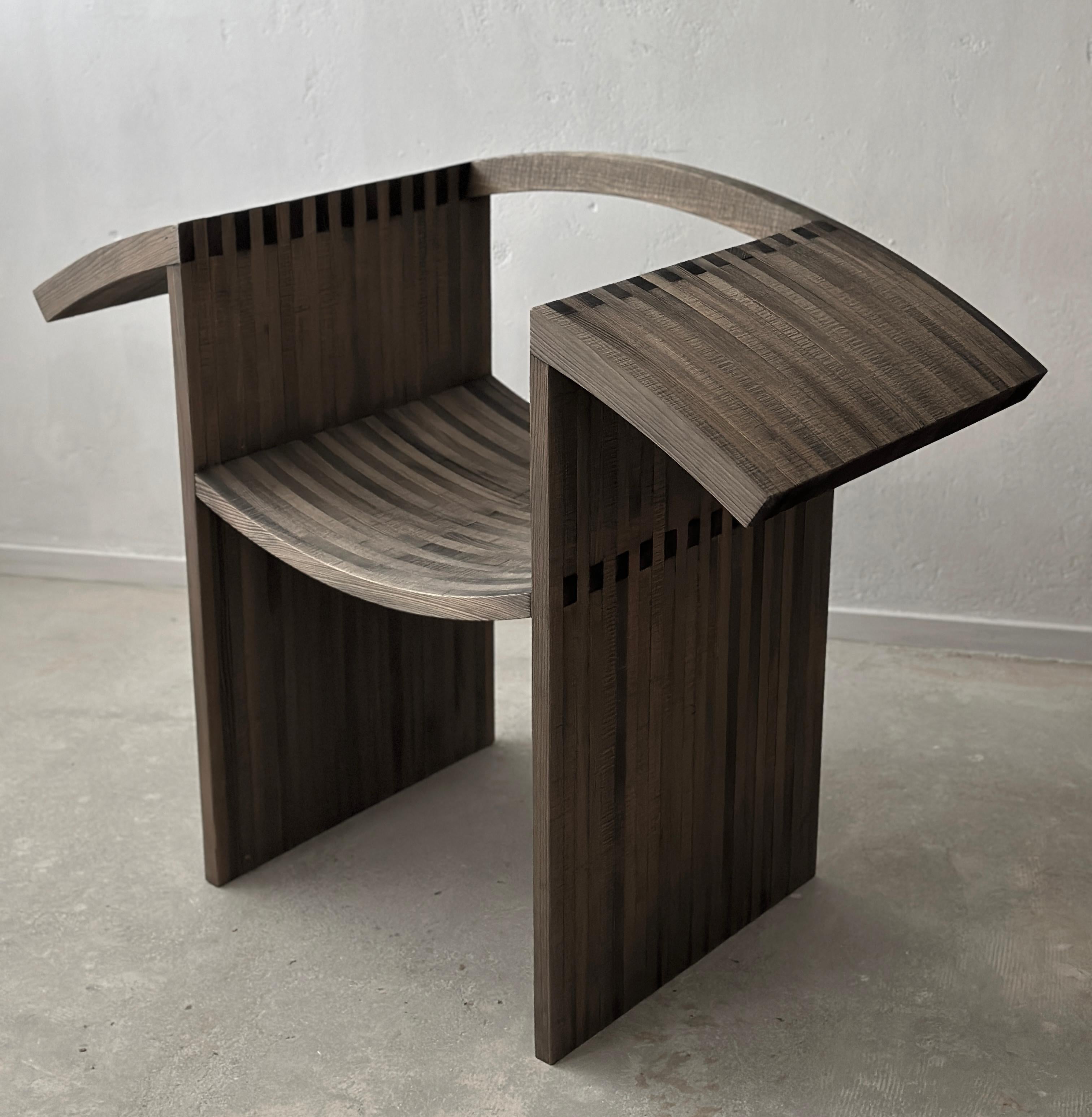 Bois Chaise d'appoint sculpturale de Jochen Kirschstein en vente