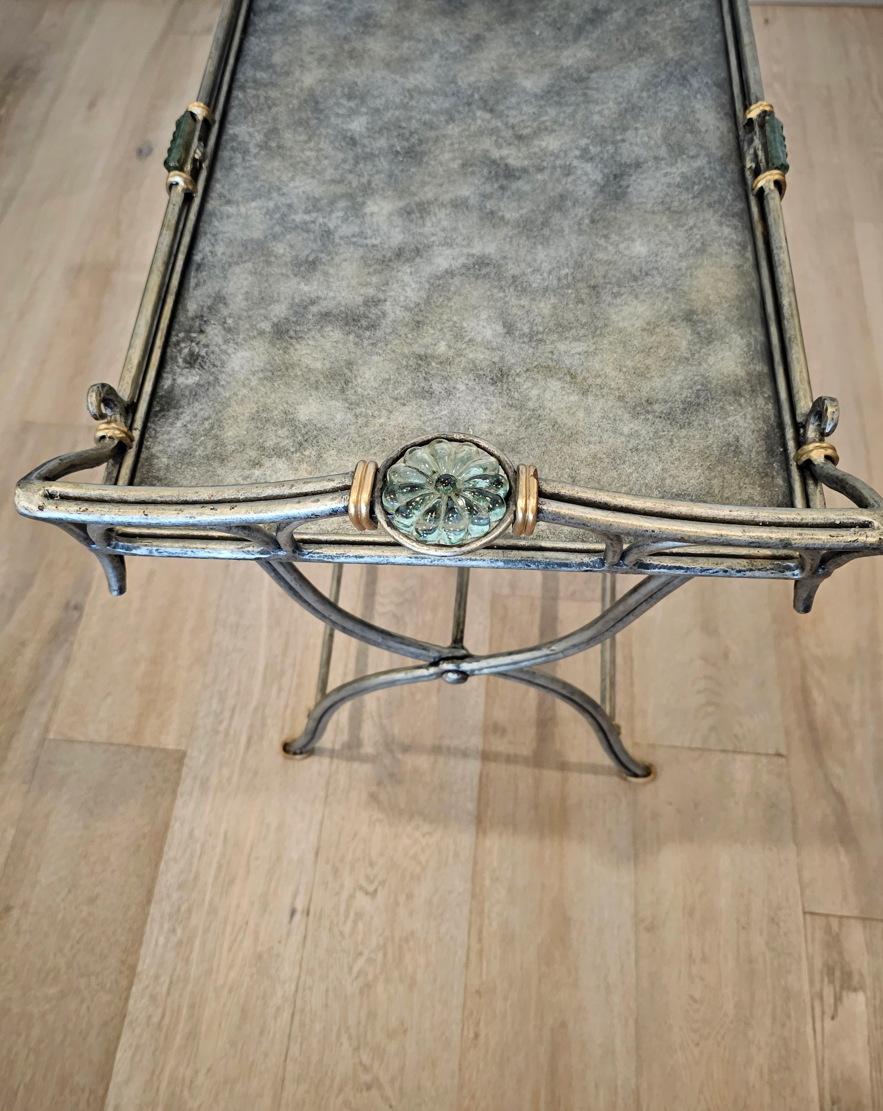 Skulpturaler silberfarbener Metall-Service-Tisch mit klappbarer Tablettplatte  im Angebot 8