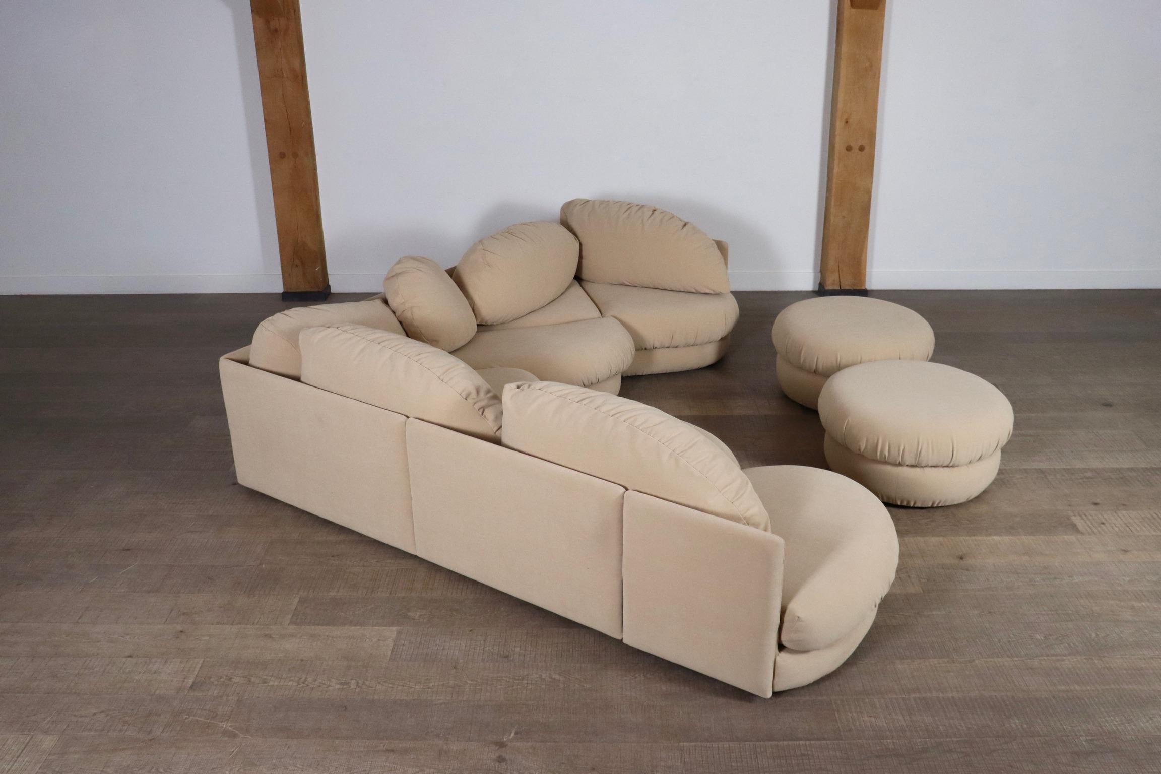 Canapé sculptural en beige par Wiener Werkstätte, Autriche 1970 en vente 1