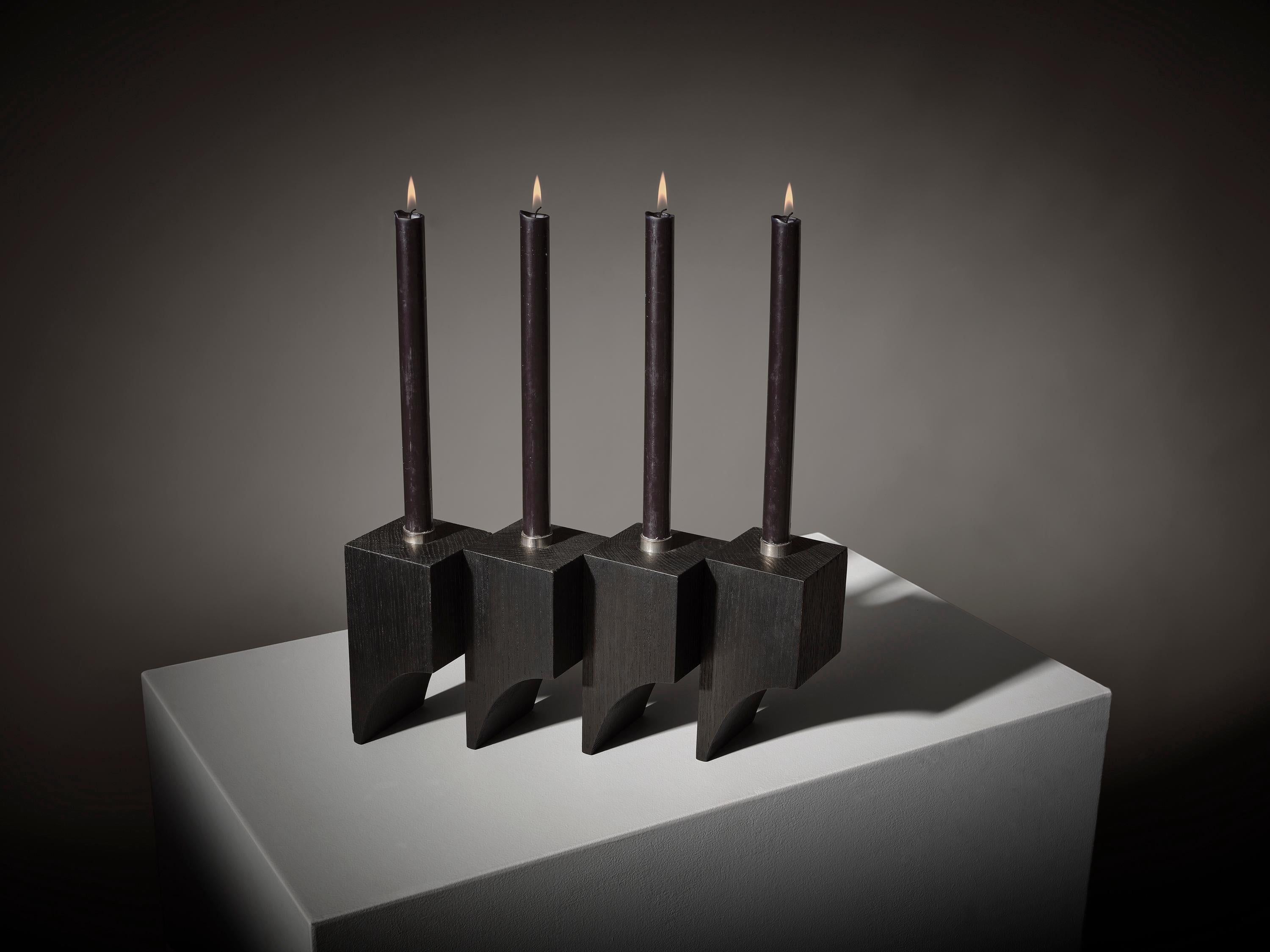Falegnameria Portacandele scultoreo in legno di noce massiccio R:4 in vendita