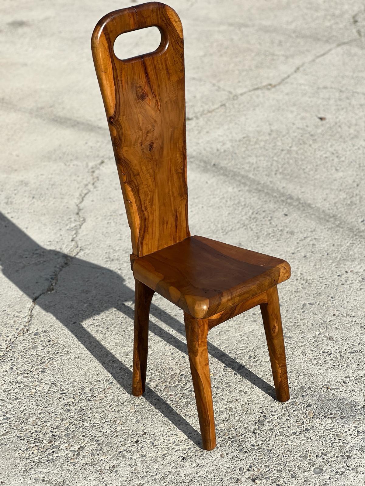 Sculptural solid olive wood high-back chairs French work 1960, set of 6  In Excellent Condition For Sale In Saint Rémy de Provence, FR