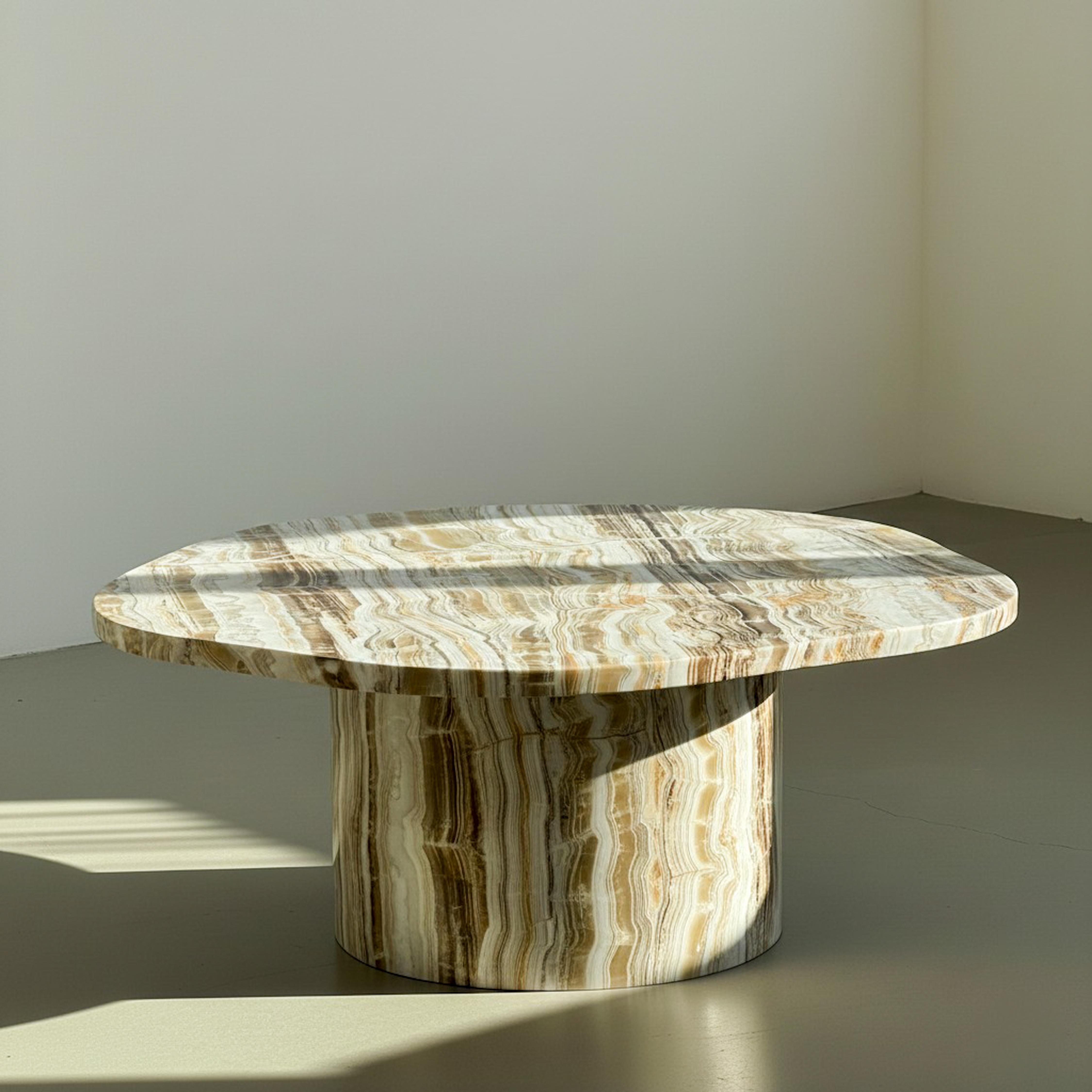 Onyx Marmor Couchtisch

Art von Marmor: Natürlicher Onyx
Durchmesser: 100 cm
Basis-Modell: Standard-Rundsockel
Anpassbar: Verfügbar!
Produktionszeit: 3-4 Wochen
Versandkosten: Frei!
Verpackungsmethode: Hölzerne Palette

Wir passen alle unsere Möbel,