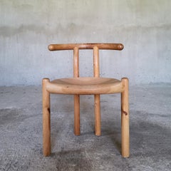 Skulpturaler Esszimmerstuhl aus massivem Kiefernholz, Rainer Daumiller zugeschrieben, Dänemark 1970er Jahre