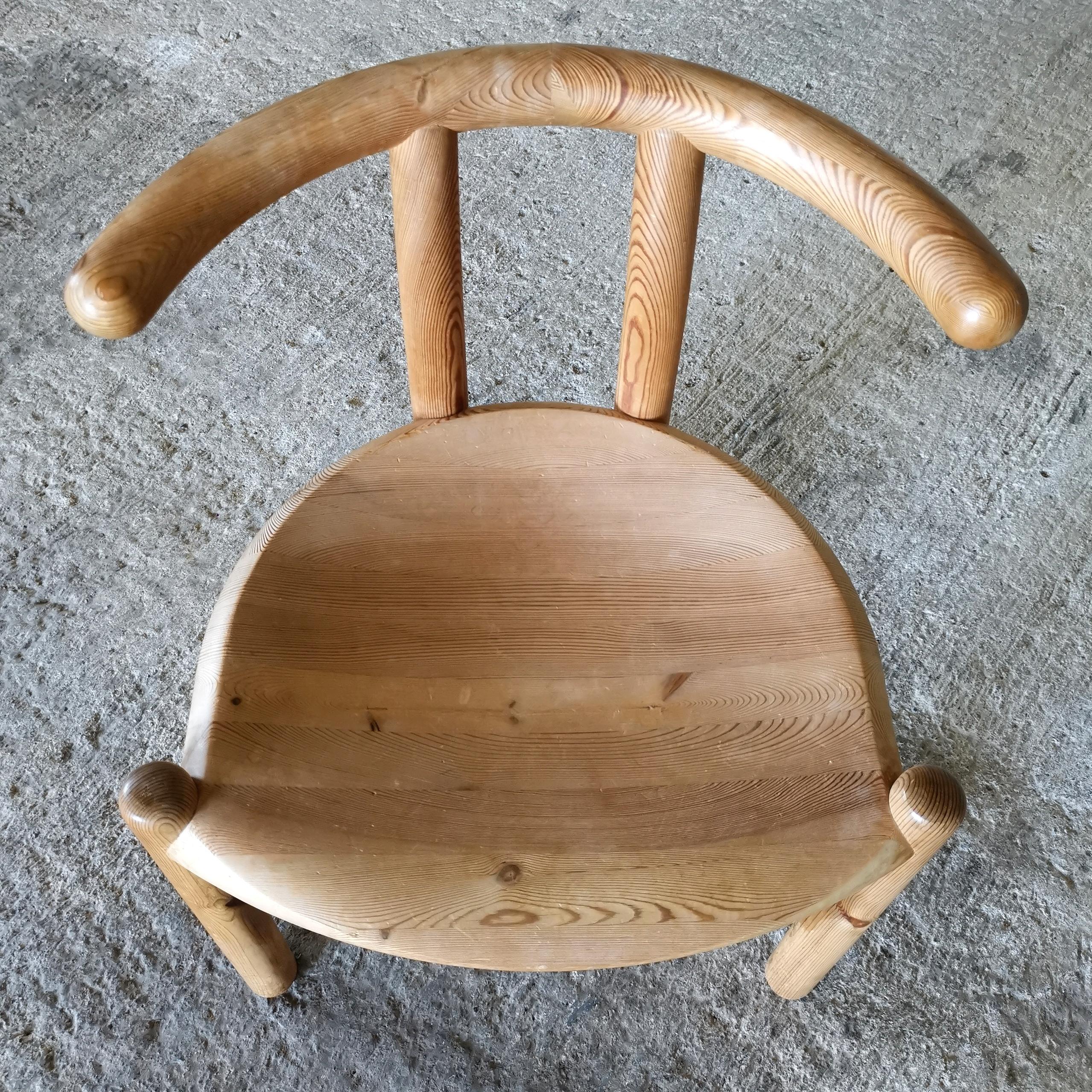 Fin du 20e siècle Chaise de salle à manger sculpturale en pin massif attribuée à Rainer Daumiller Danemark années 1970 en vente