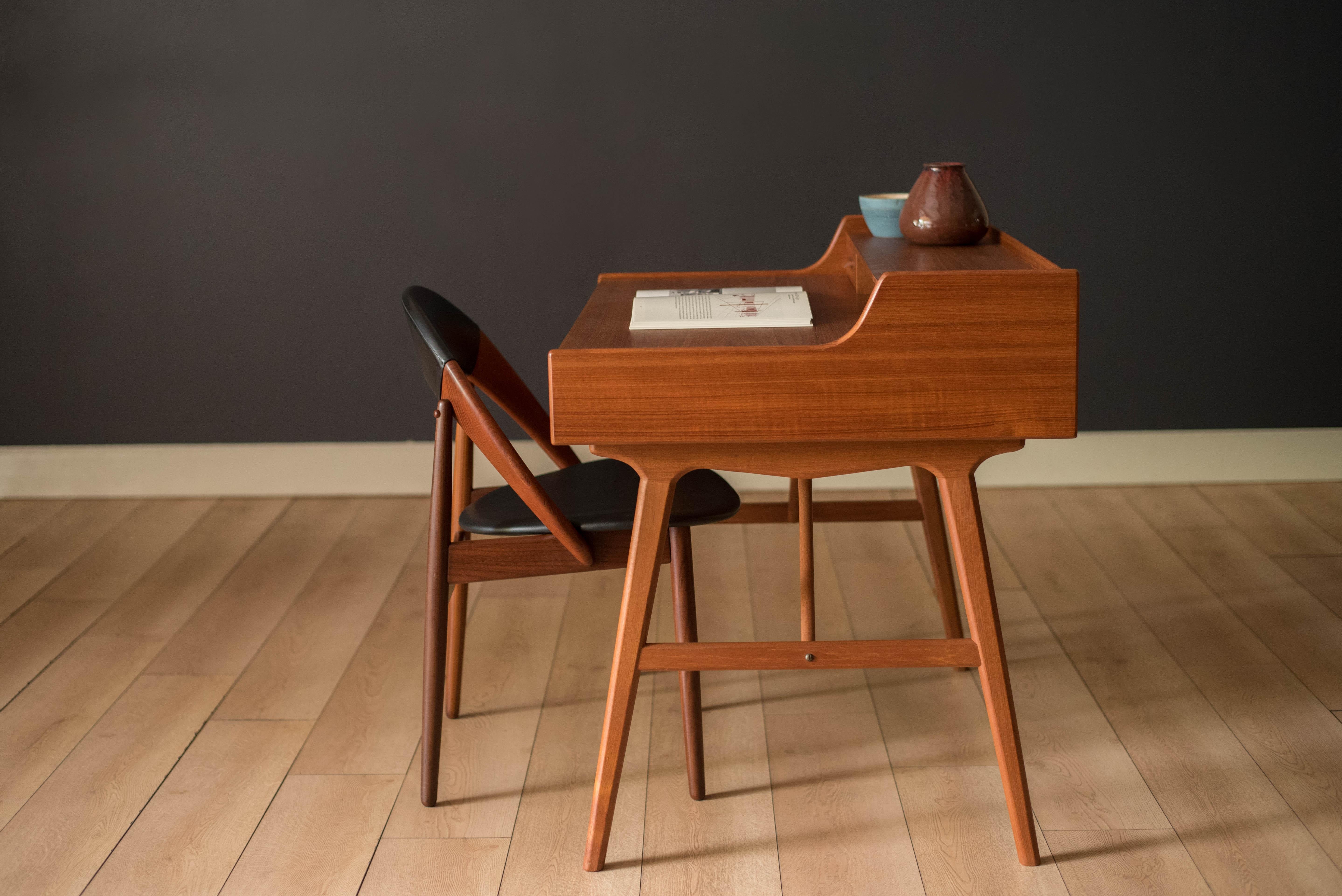Scandinavian Modern Sculptural Solid Teak Danish Modern Hoop Dining Chair by Arne Hovmand-Olsen For Sale